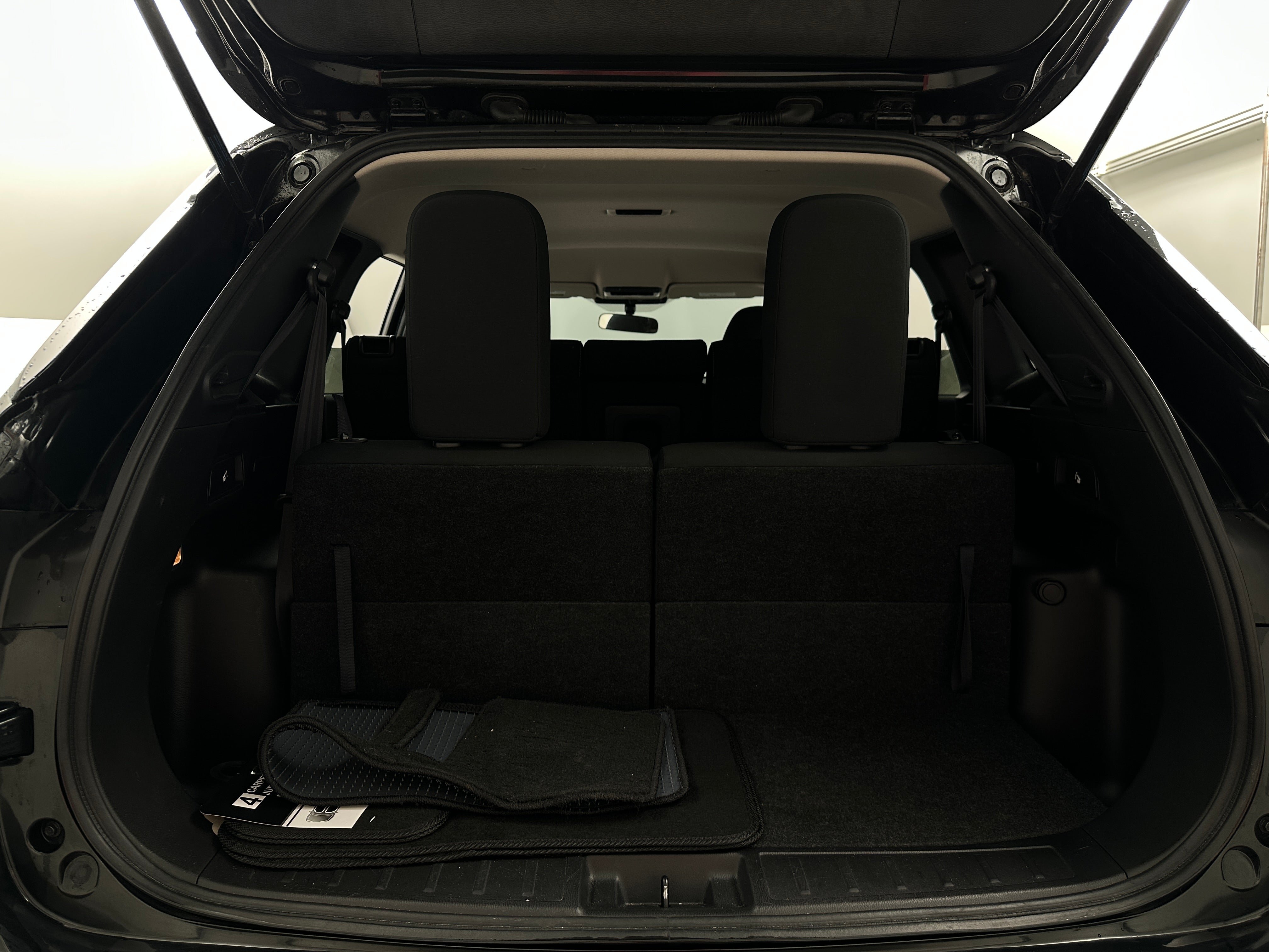 2024 Mitsubishi Outlander ES 7