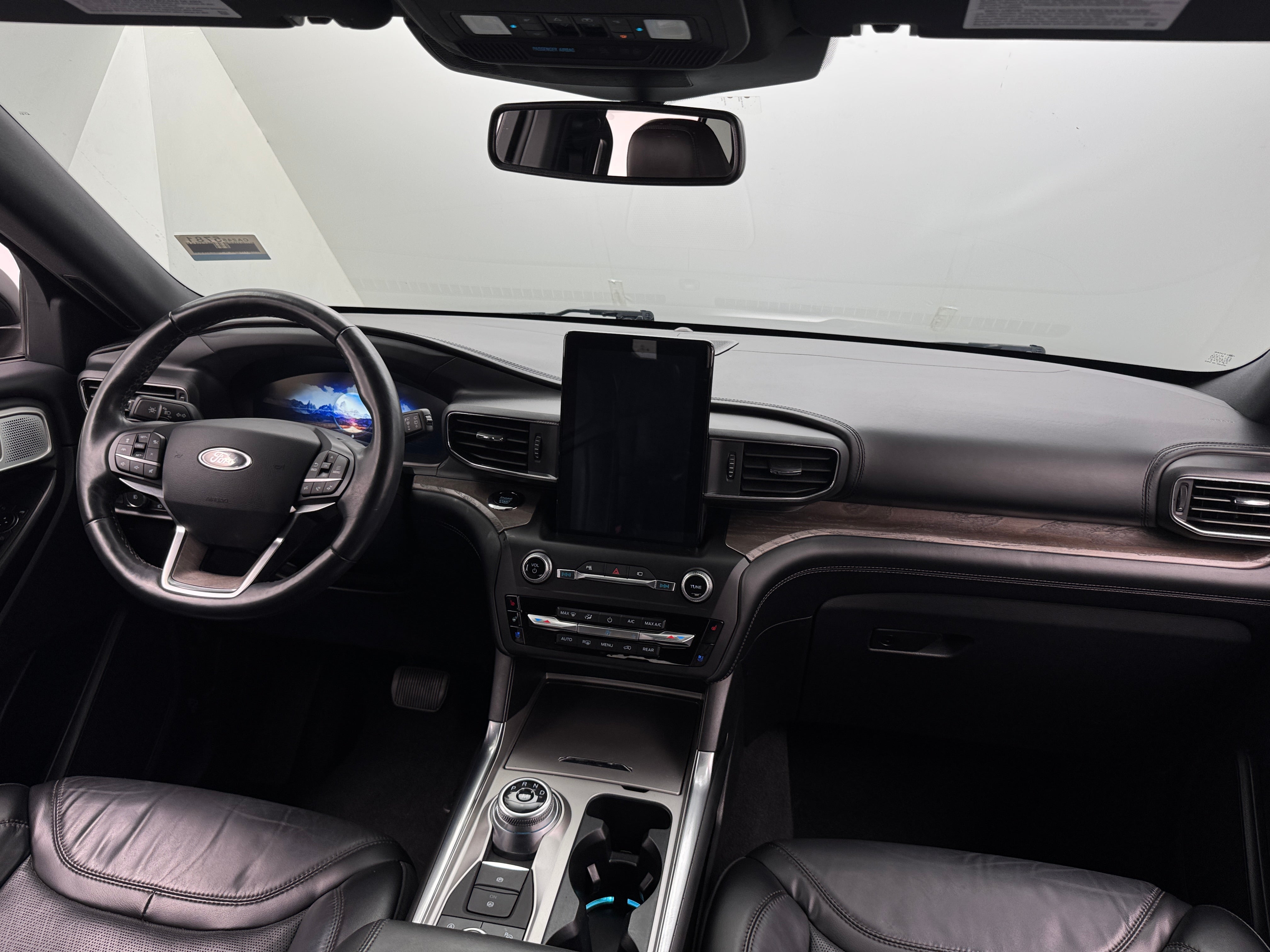 2020 Ford Explorer Platinum 2