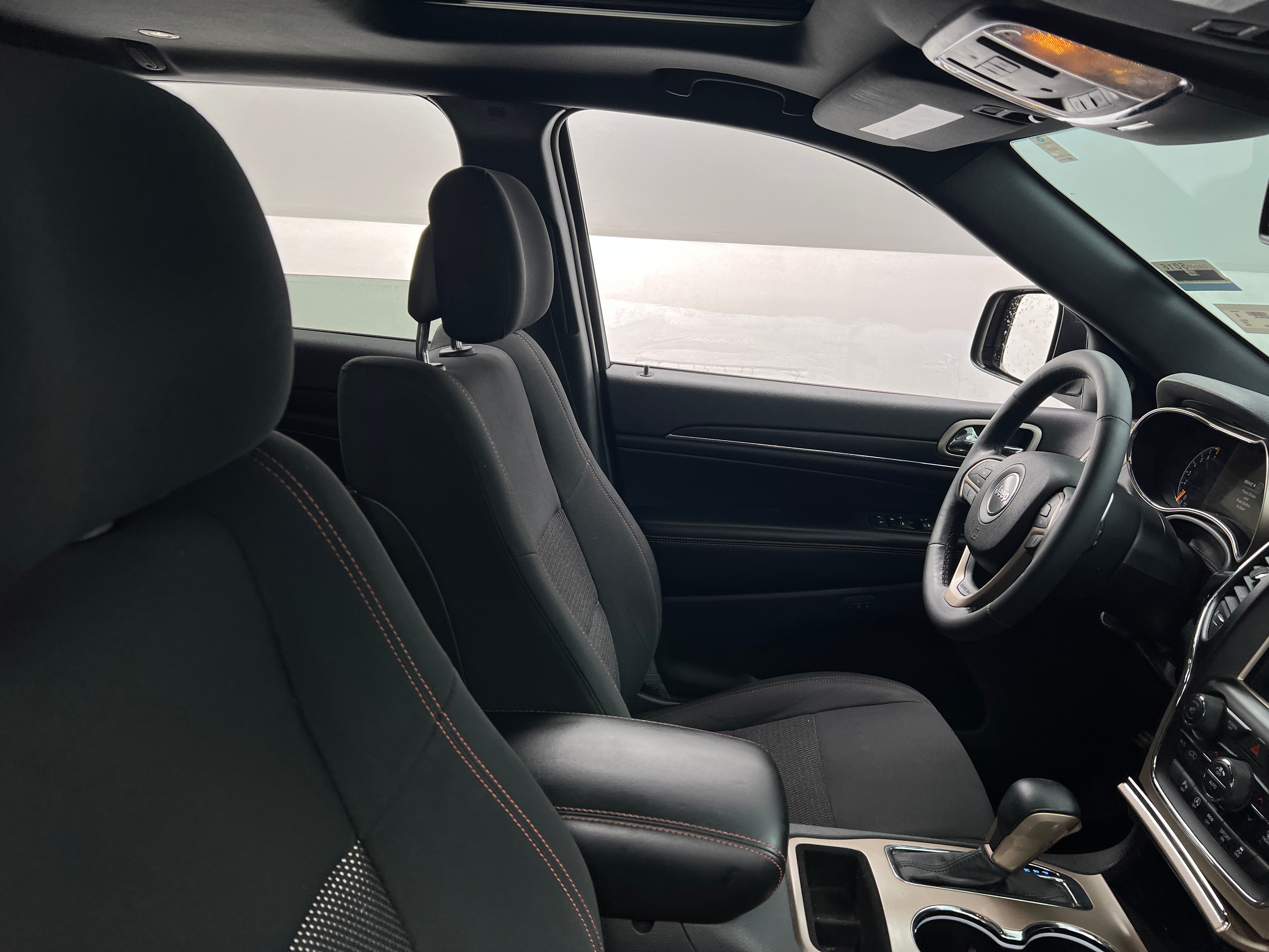 2016 Jeep Grand Cherokee Laredo 2