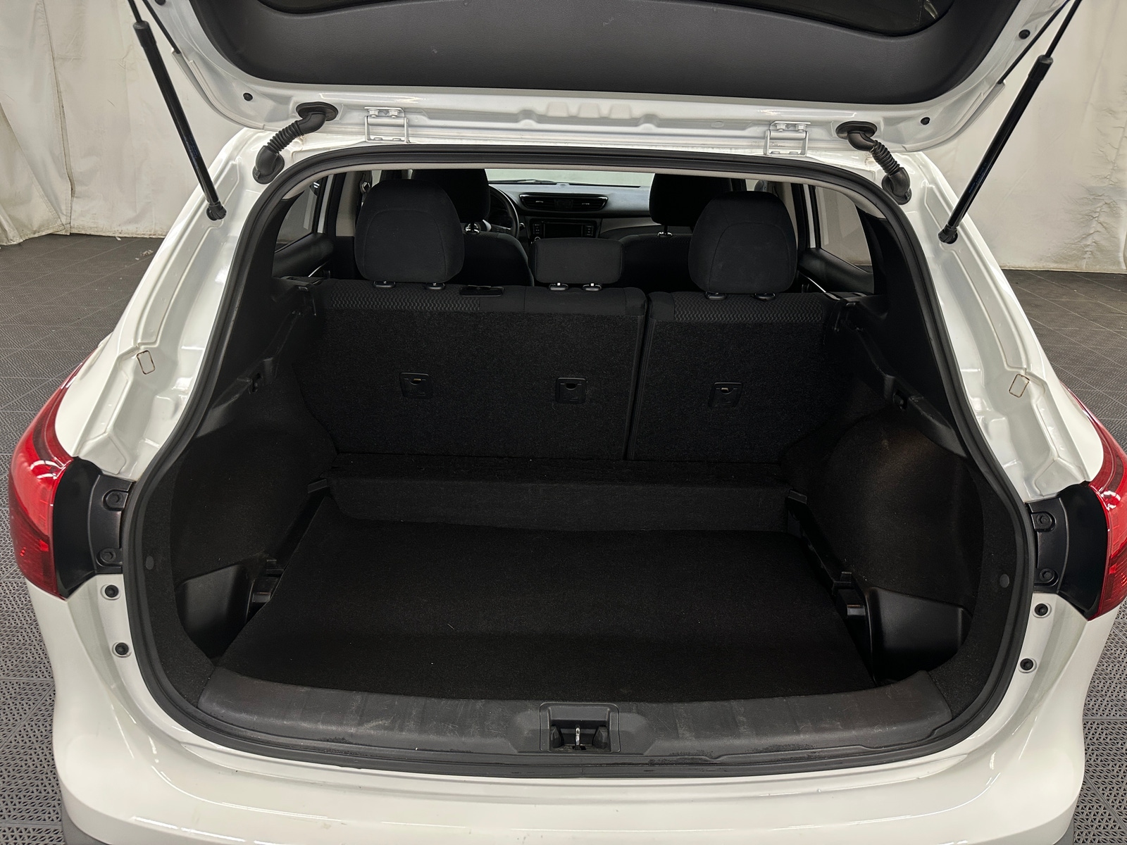 Thumbnail: 2019 Nissan Rogue Sport - 7