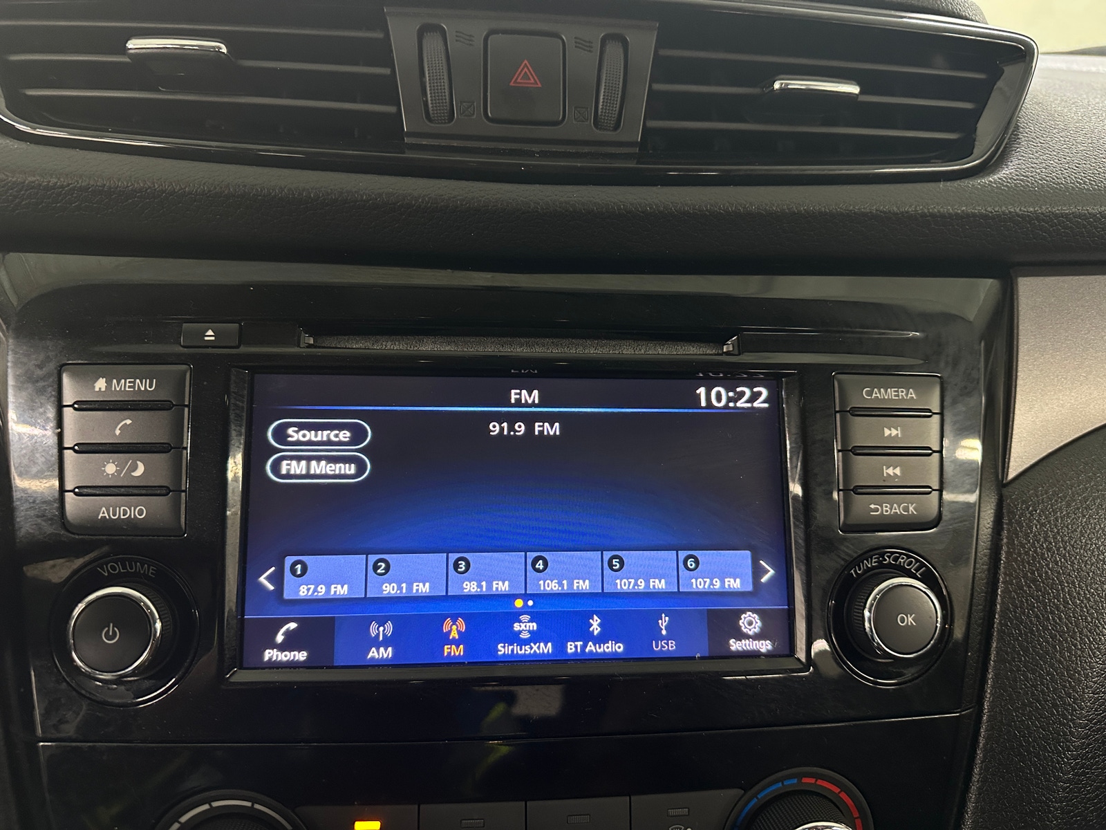 Thumbnail: 2019 Nissan Rogue Sport - 4