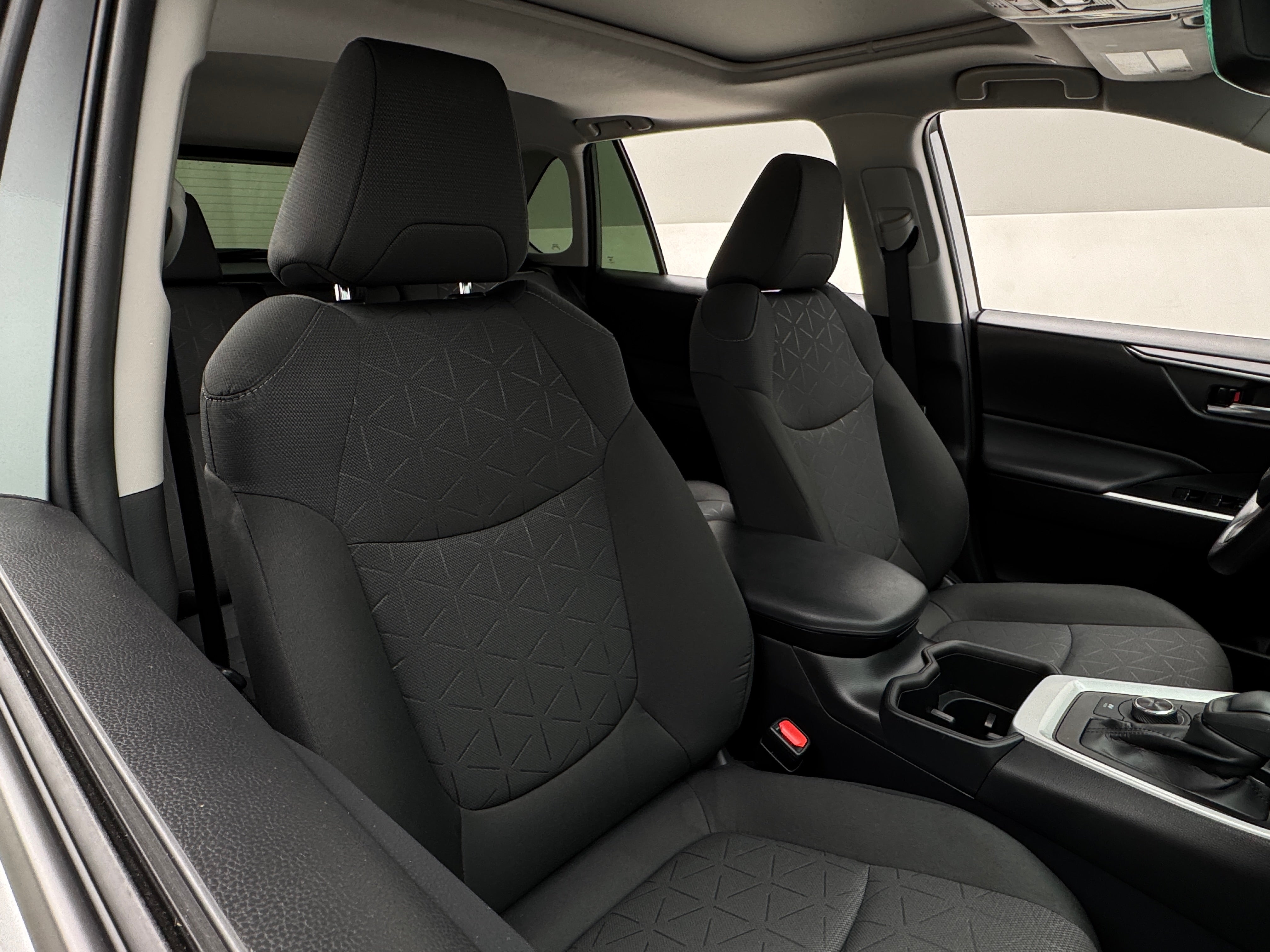 2023 Toyota RAV4 XLE 2