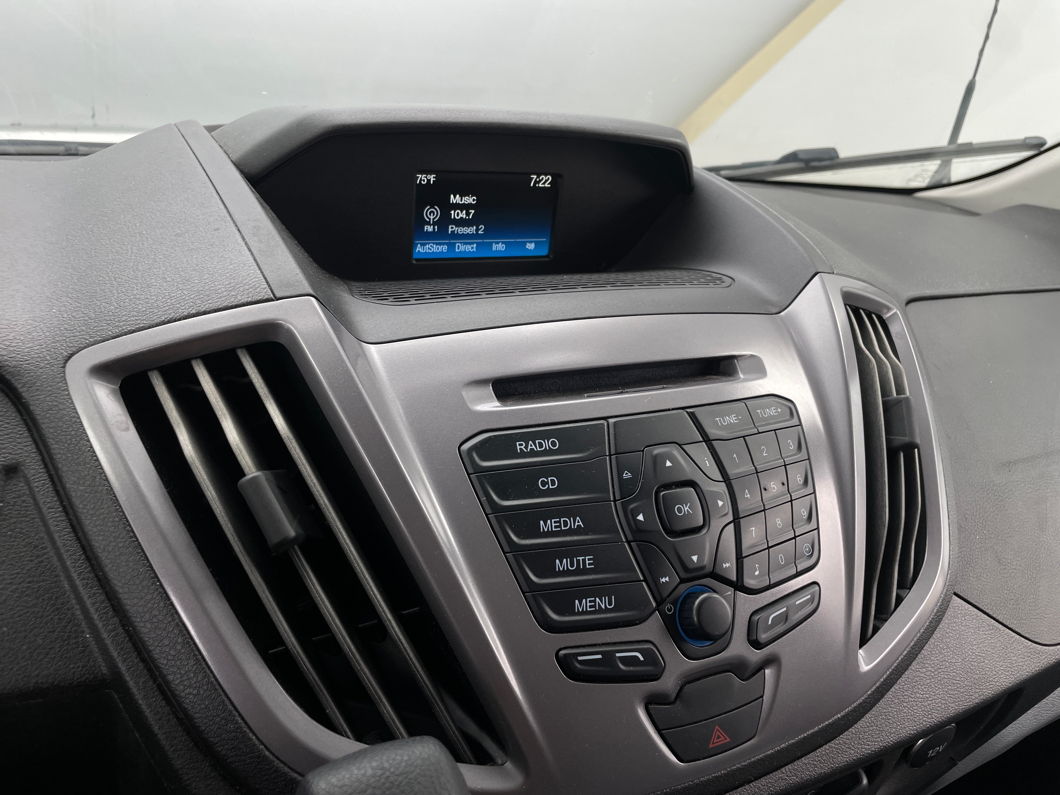 2019 Ford Transit Series 150 XLT 4