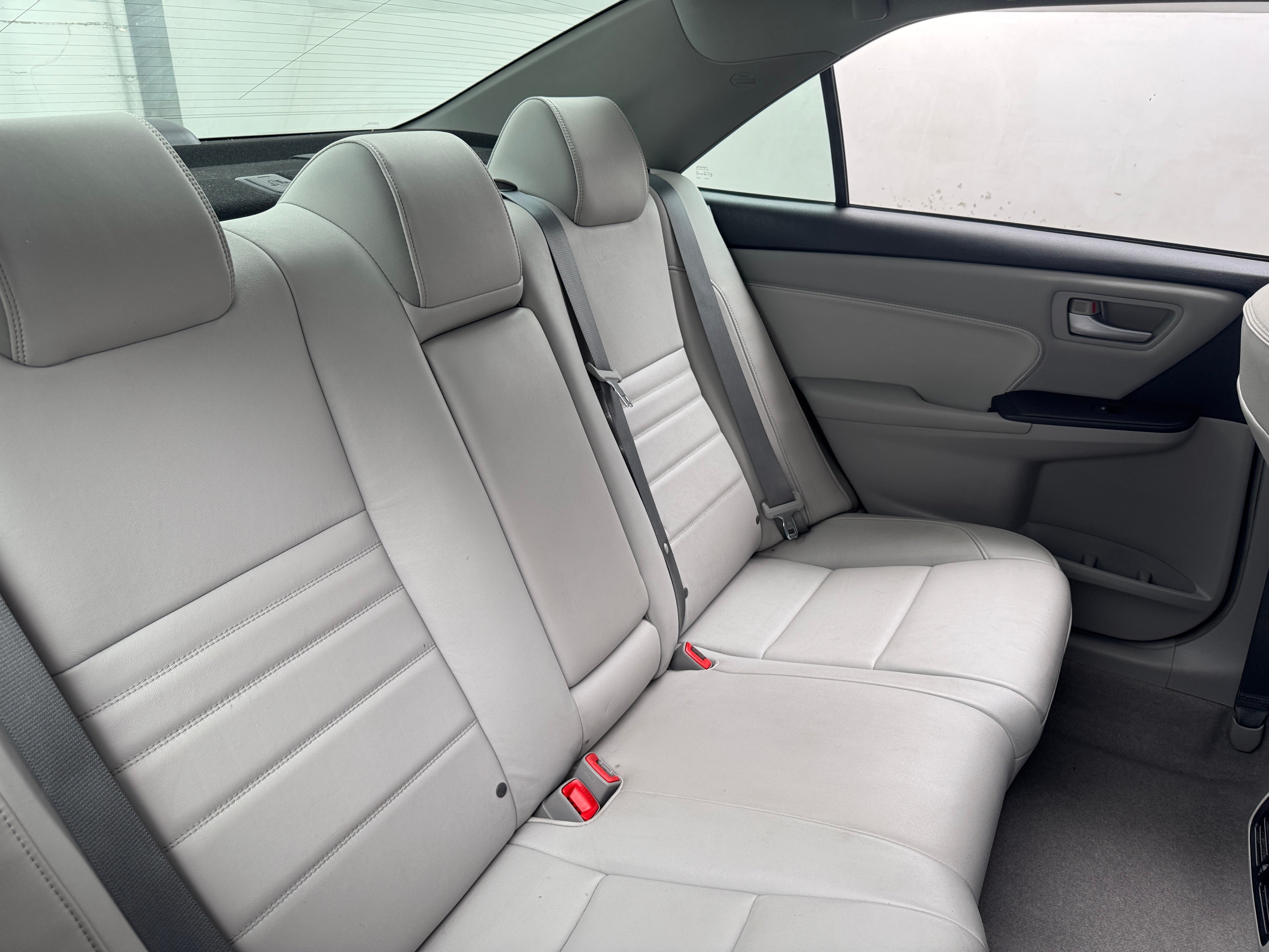 2015 Toyota Camry LE 6