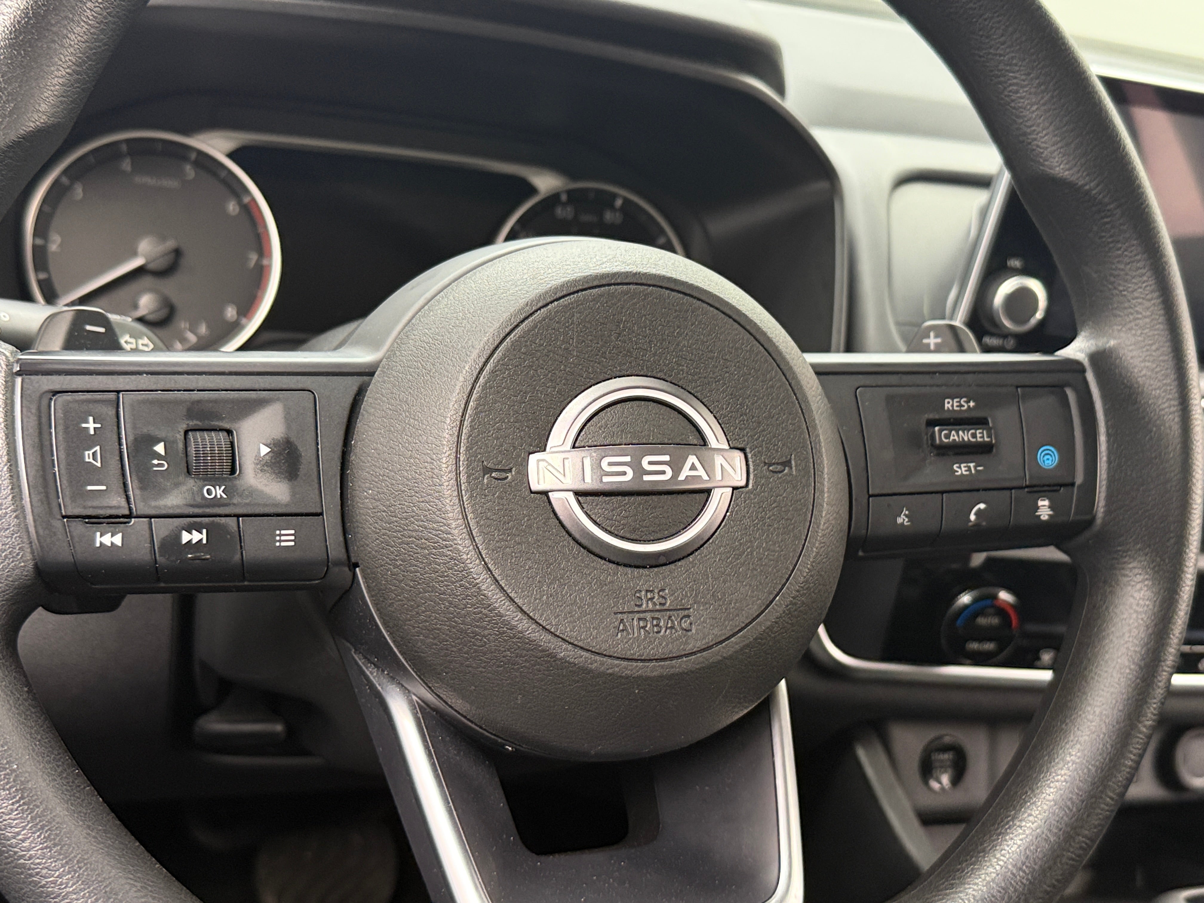 2024 Nissan Rogue SV 5