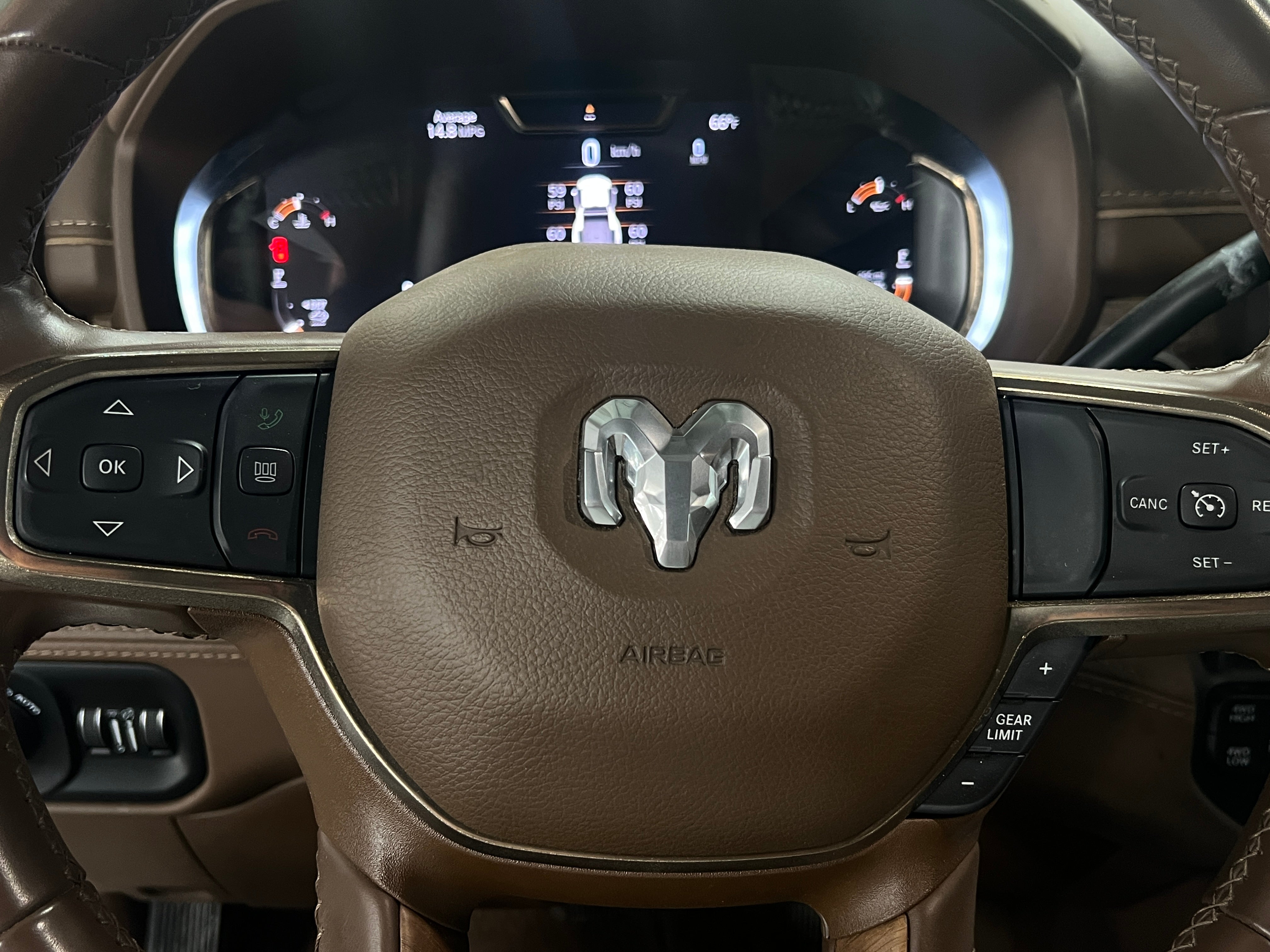 2023 RAM 2500 laramie Longhorn 4