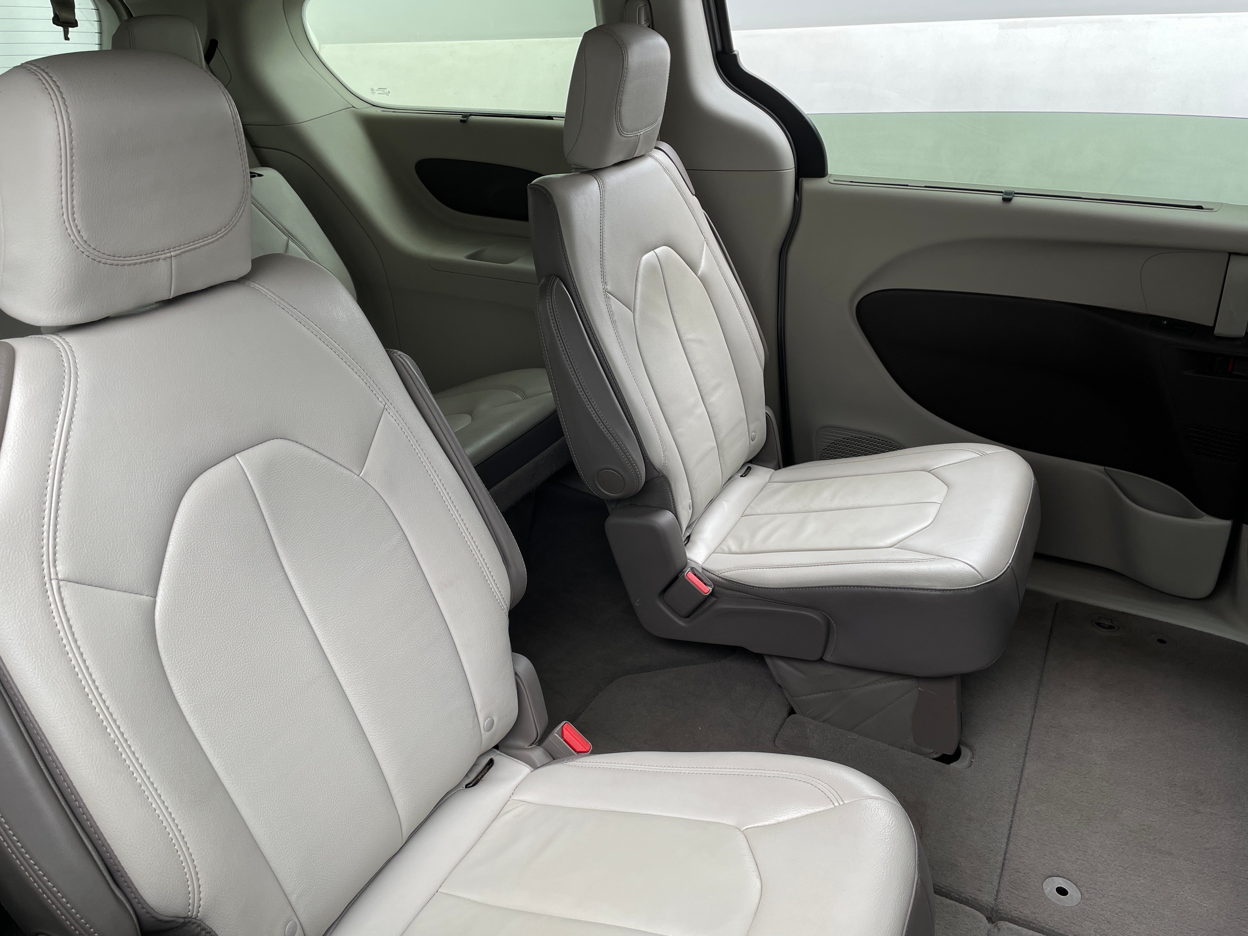 2017 Chrysler Pacifica Touring L 5