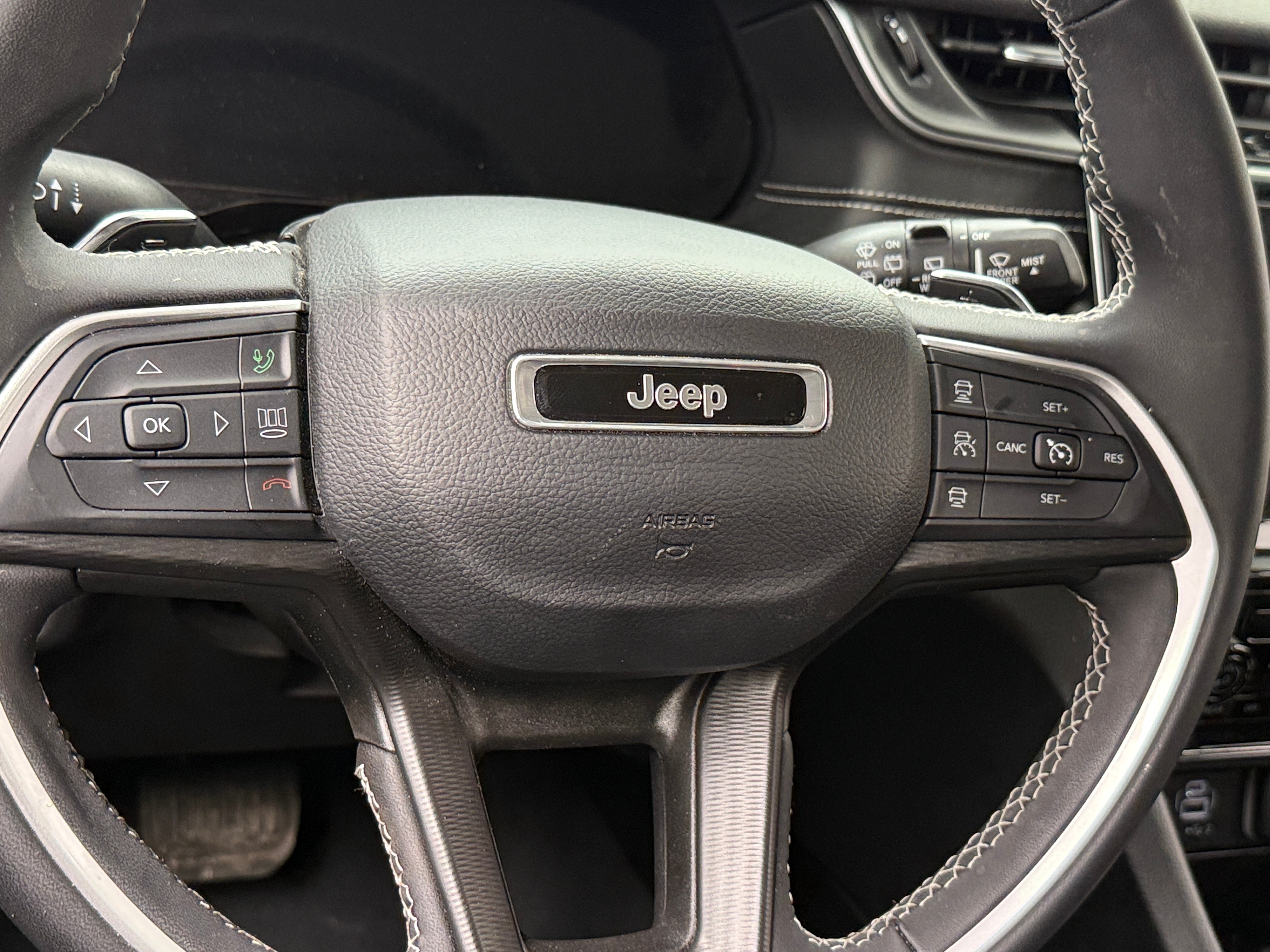 2023 Jeep Grand Cherokee Laredo 5