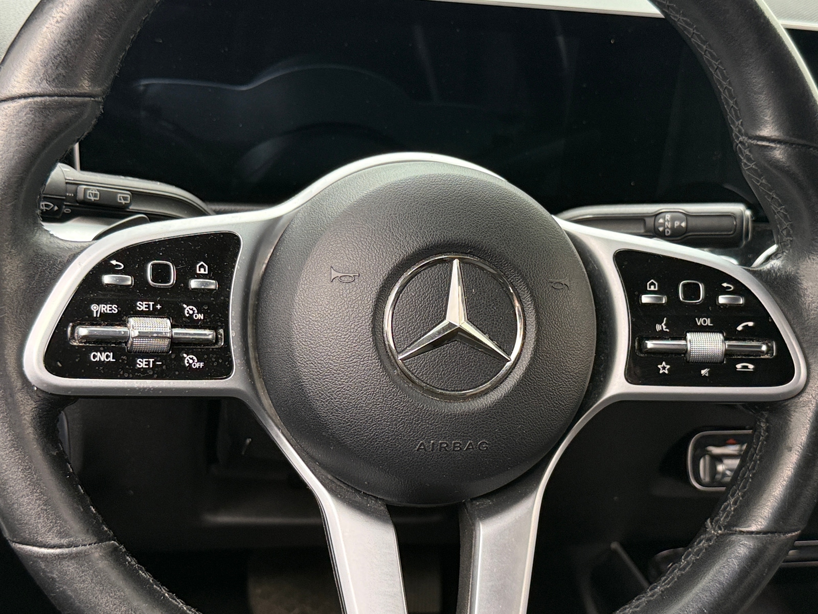 Thumbnail: 2021 Mercedes-Benz GLB - 4