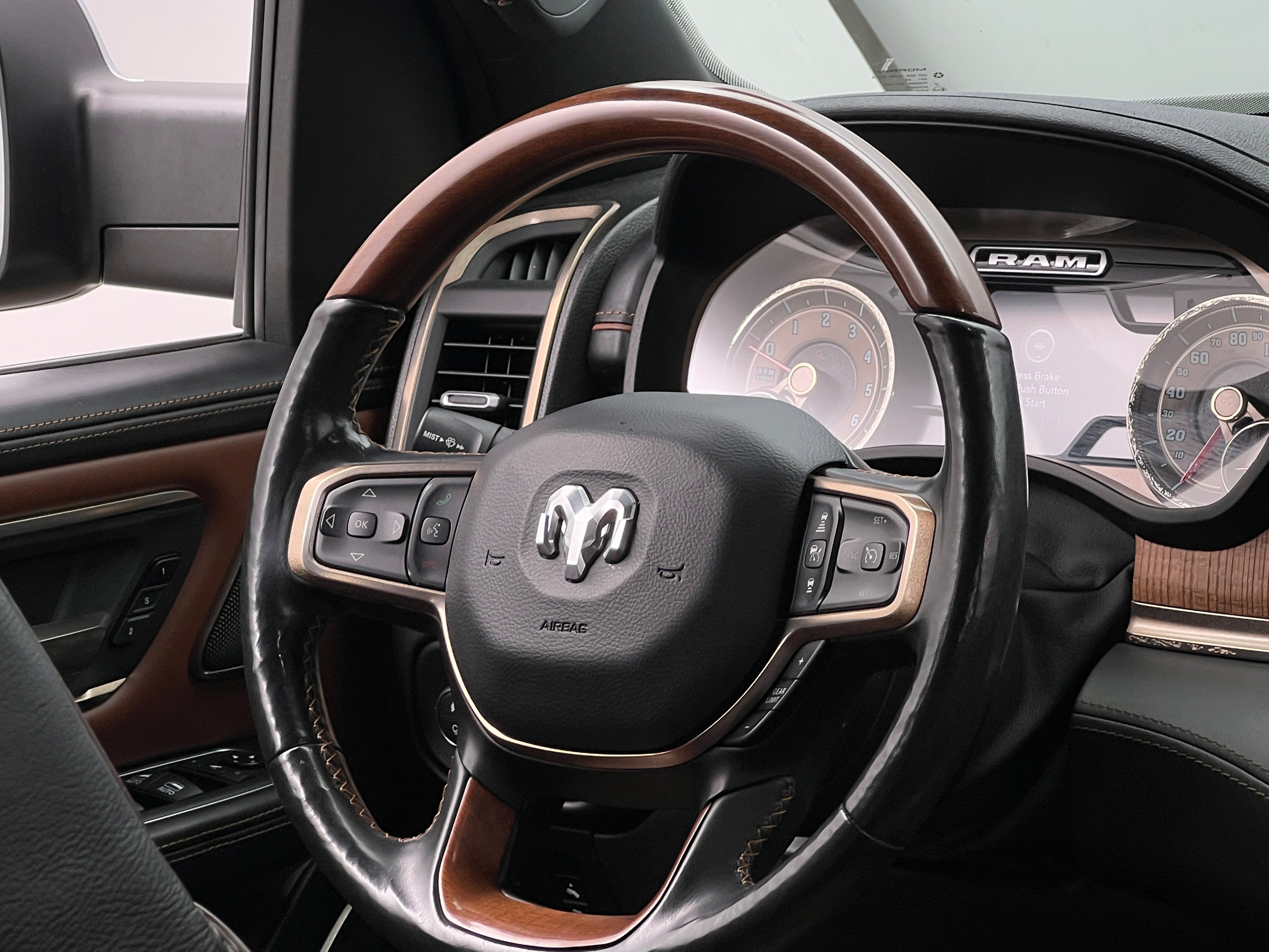 2019 RAM 1500 laramie Longhorn 4