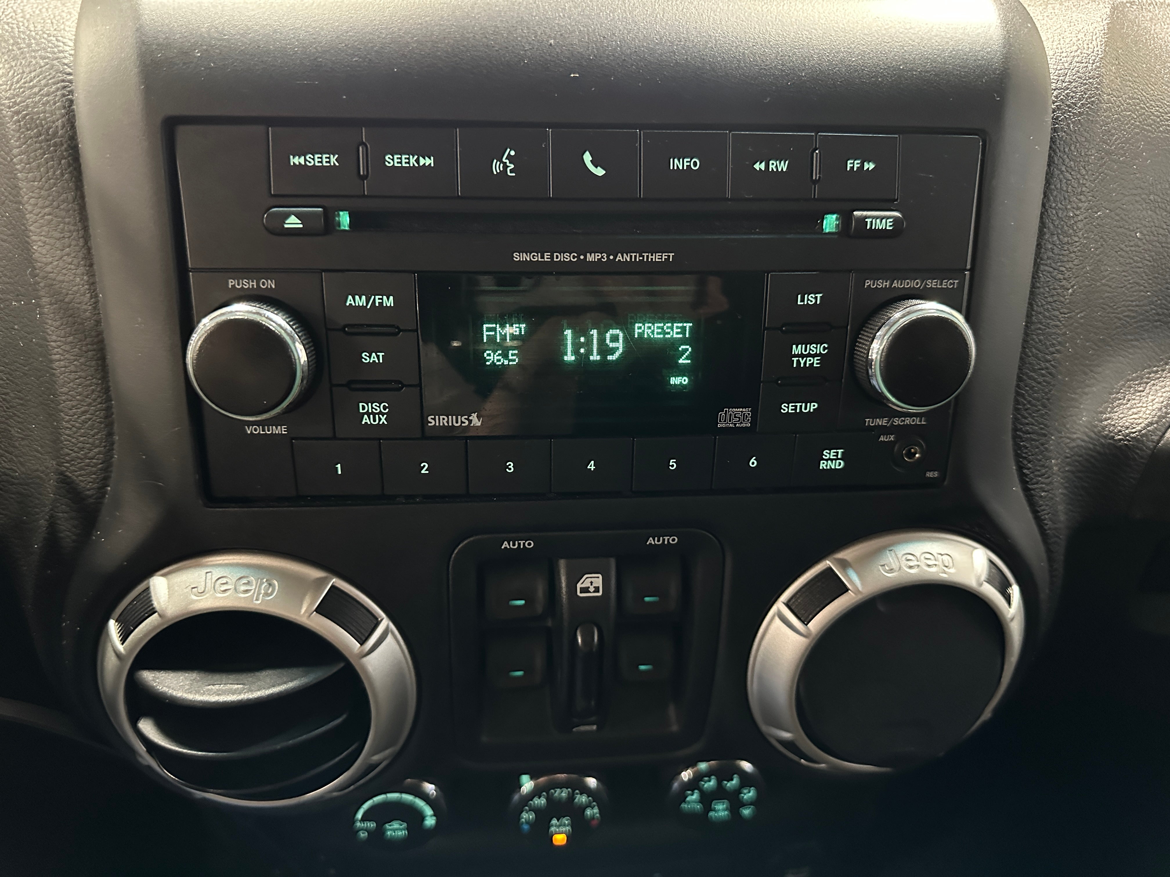 2017 Jeep Wrangler Unlimited Sahara 4