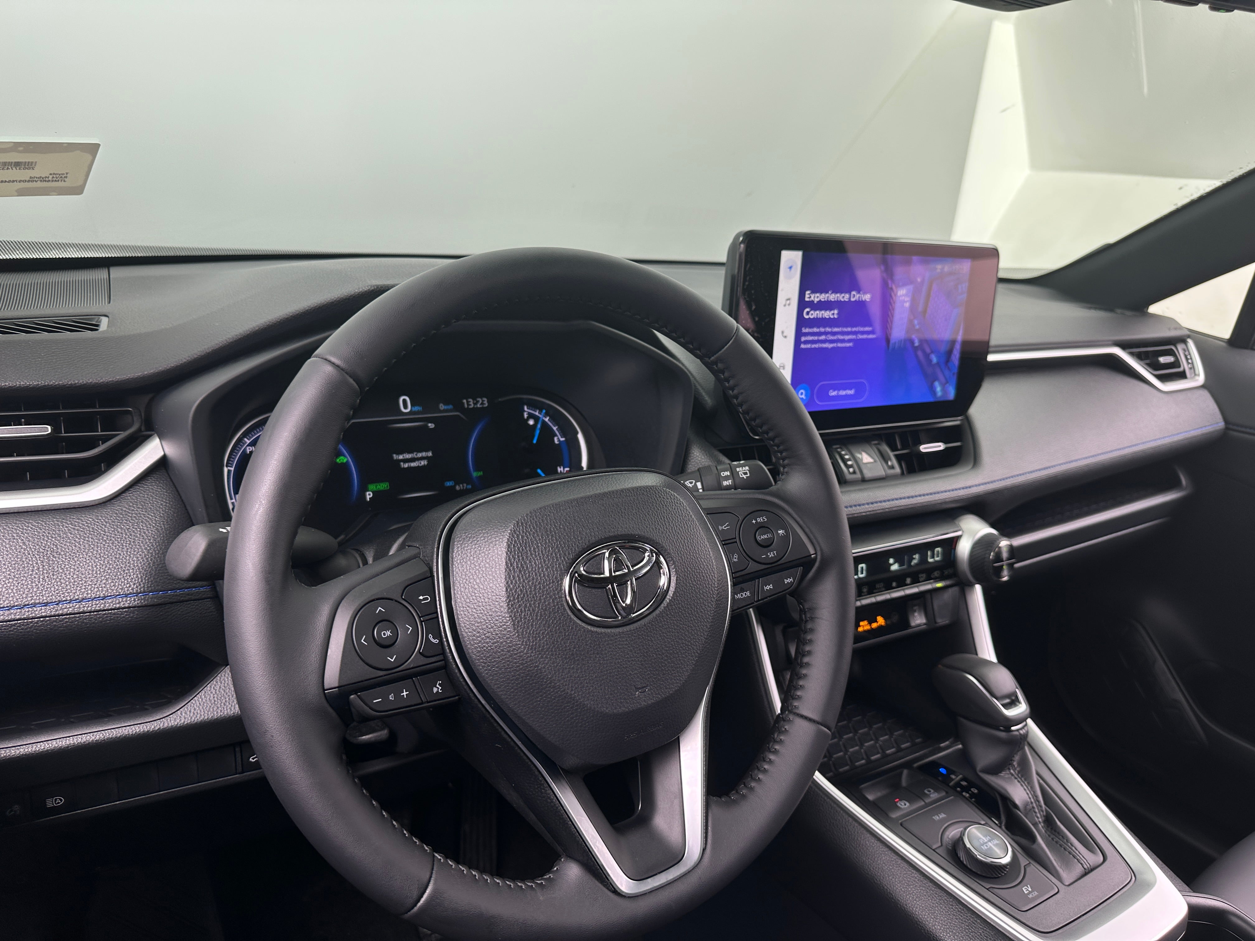 2025 Toyota RAV4 XSE 2