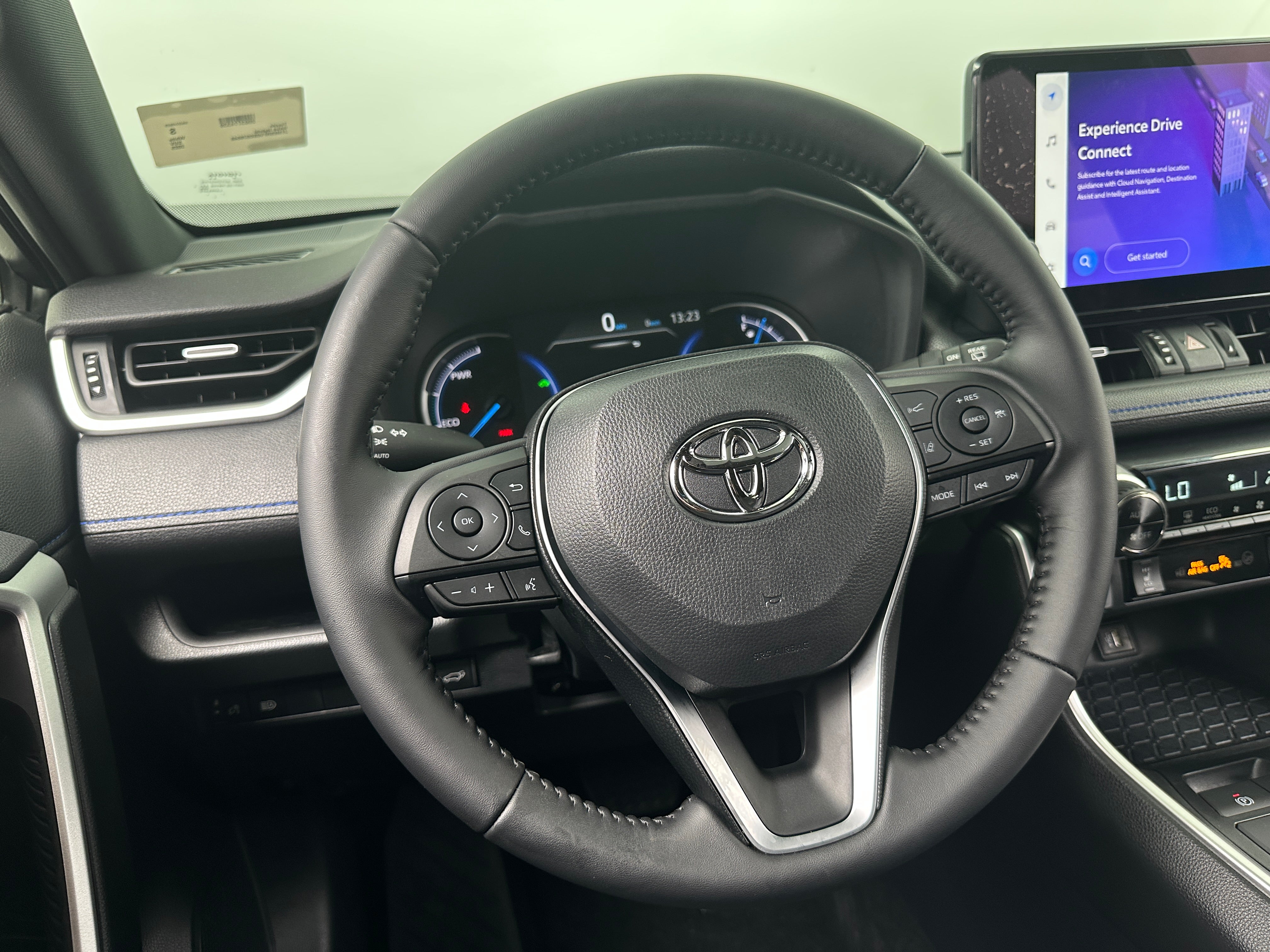 2025 Toyota RAV4 XSE 4