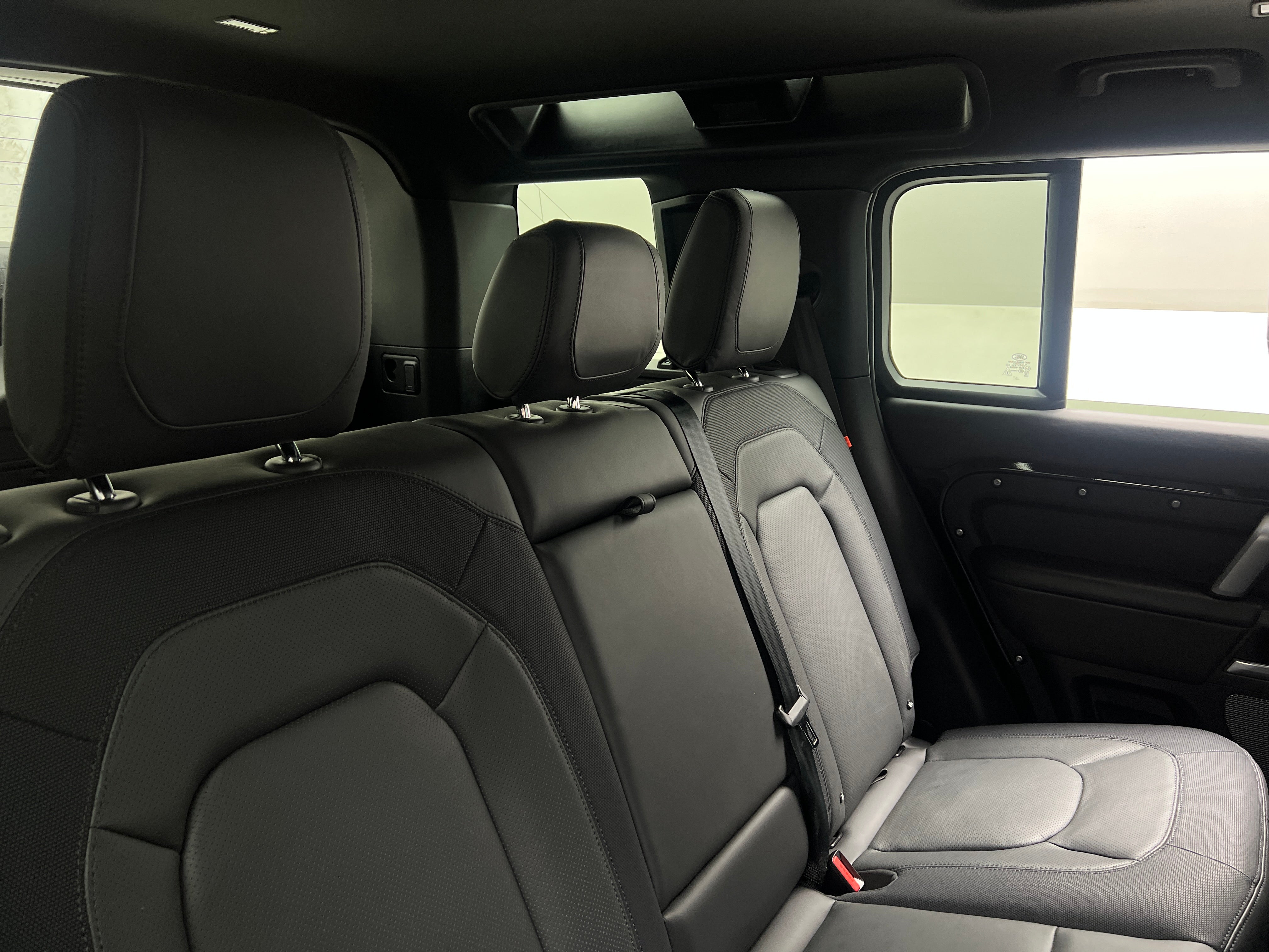 2024 Land Rover Defender 110 4