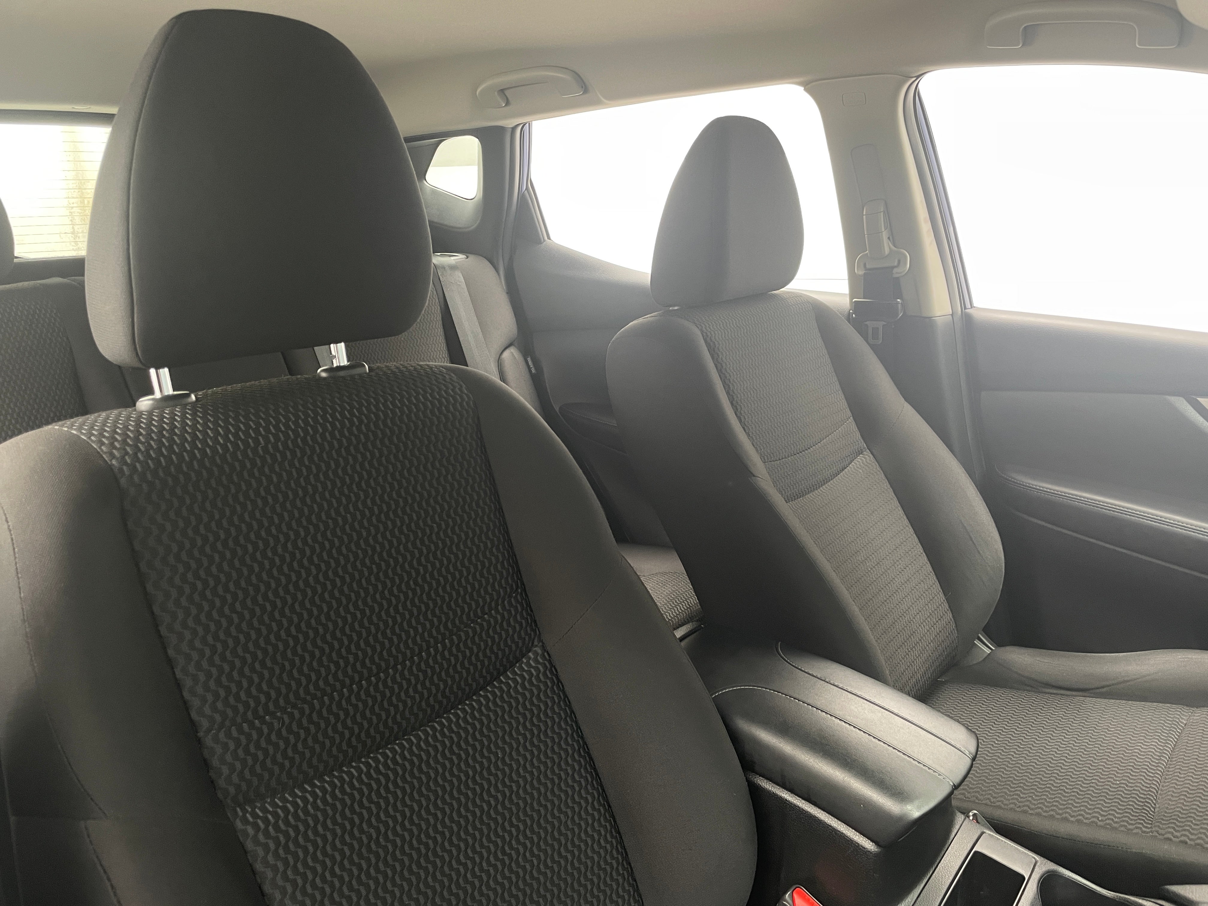 2020 Nissan Rogue Sport S 2