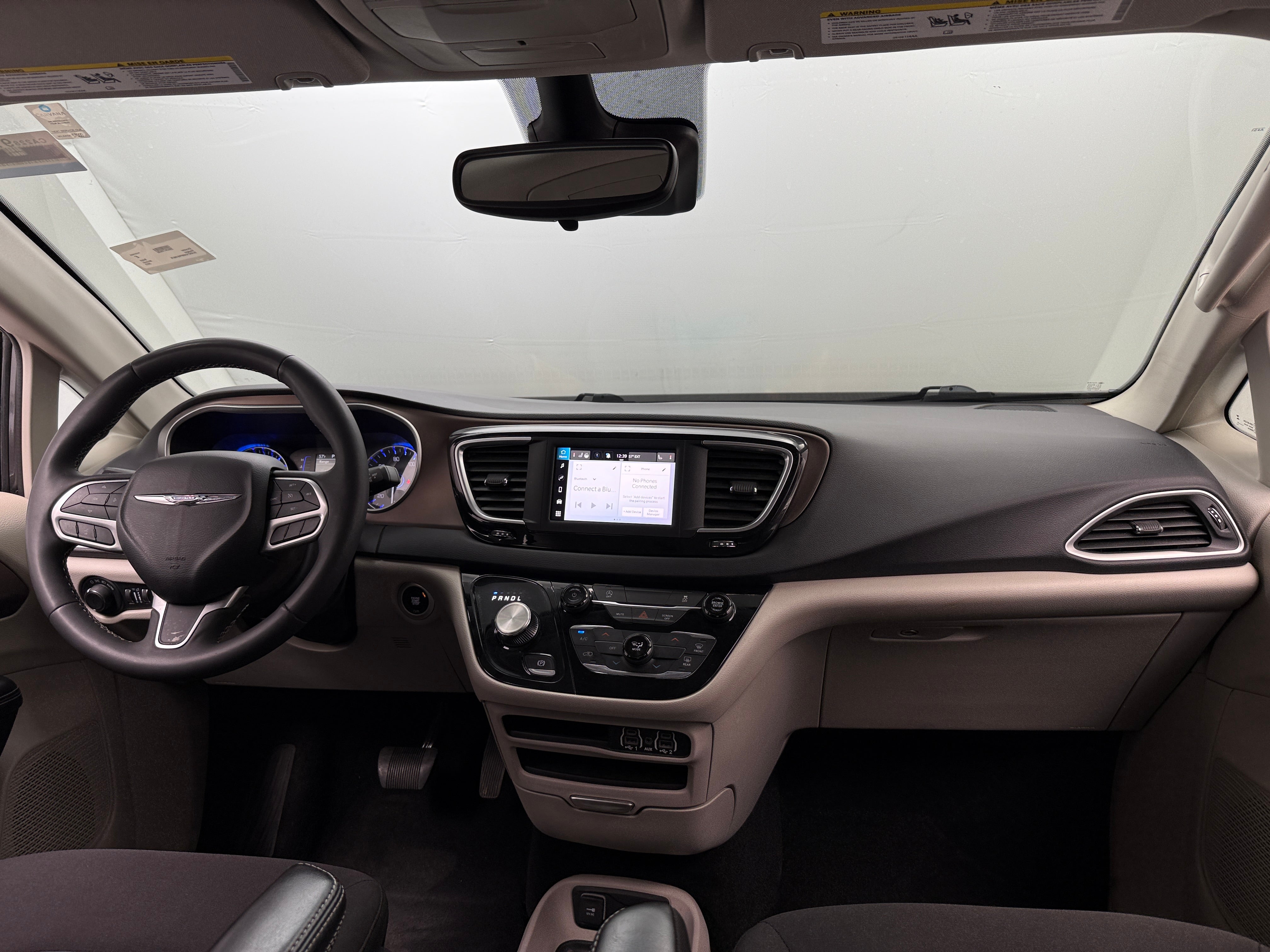 2023 Chrysler Voyager LX 3