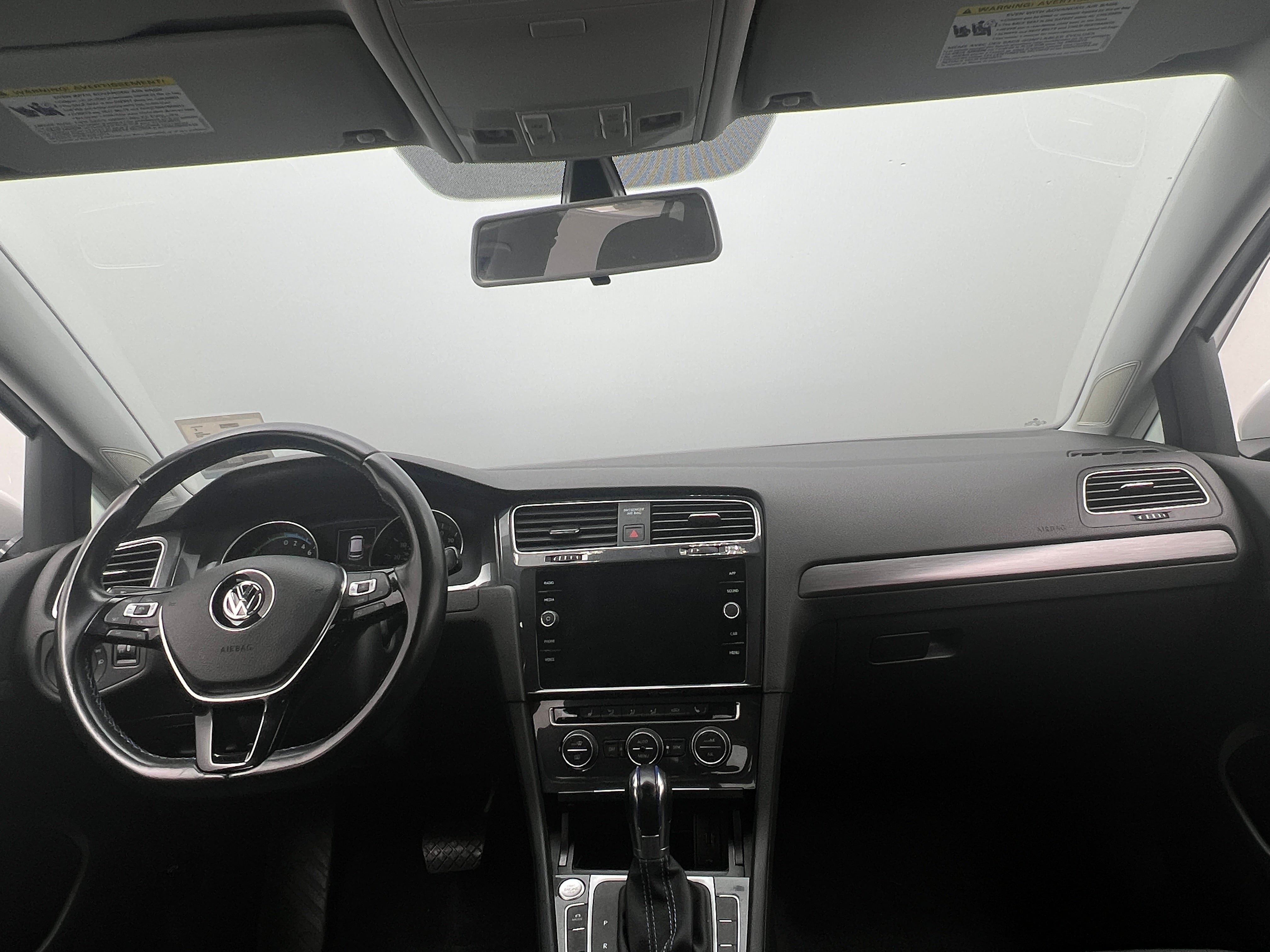 2019 Volkswagen e-Golf SE 3