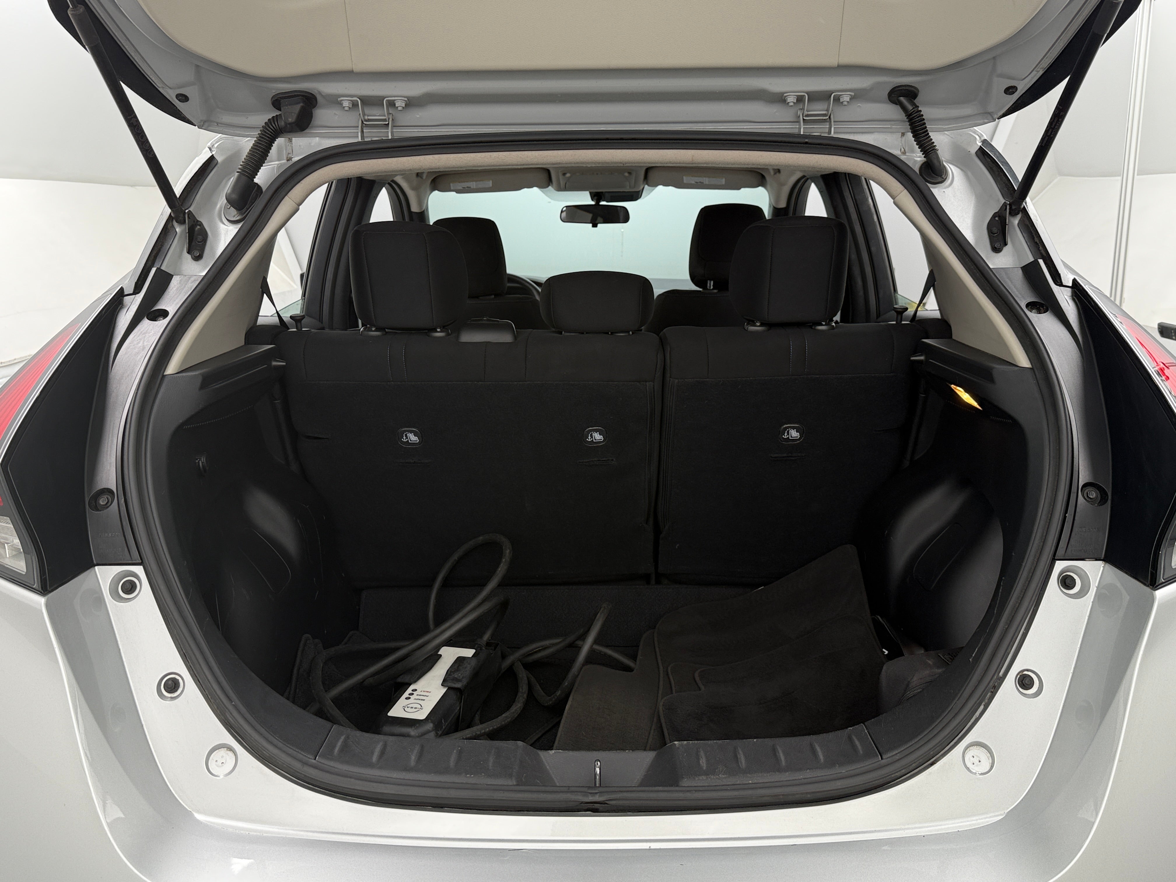 2022 Nissan Leaf S 7