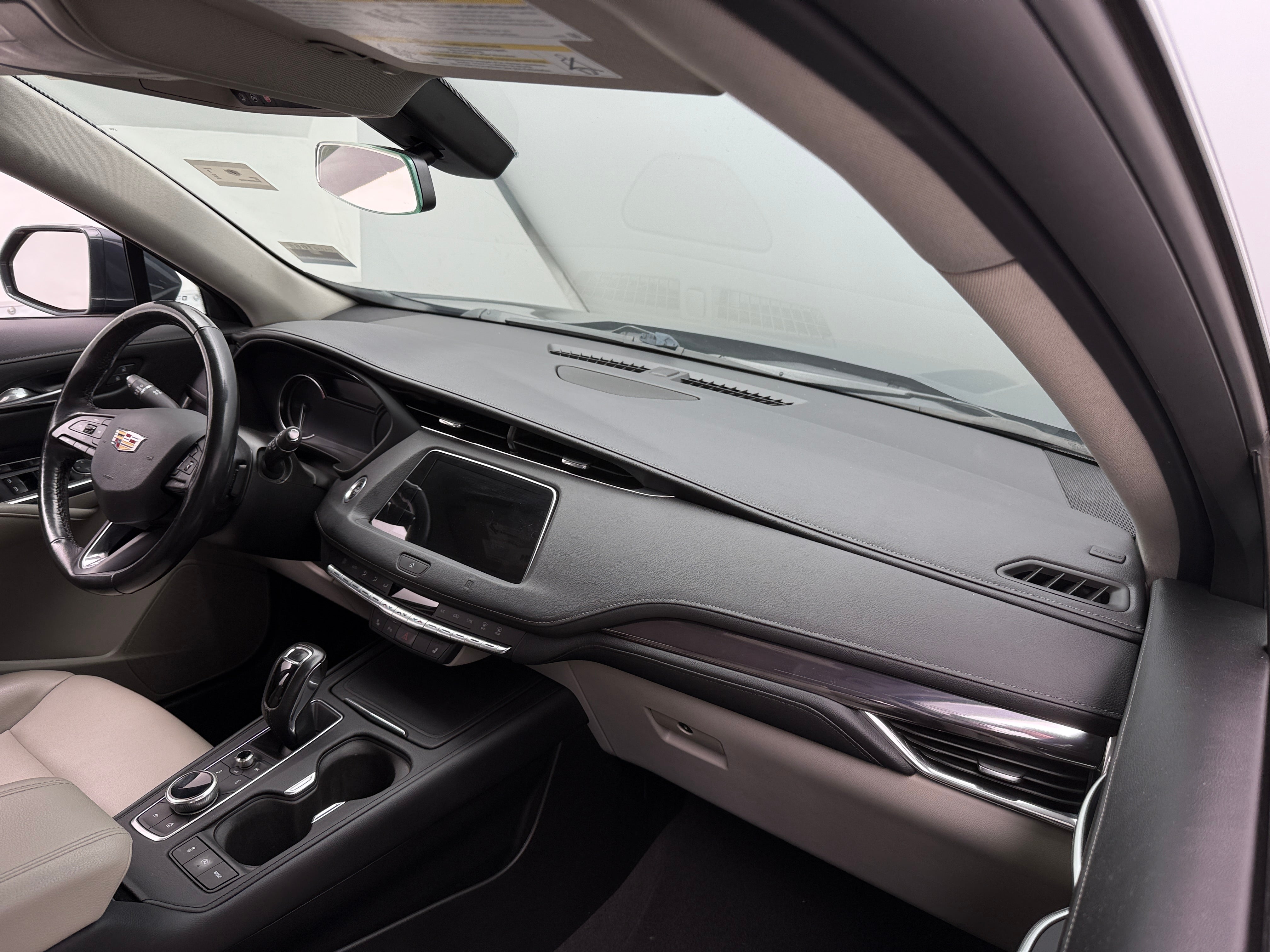 2019 Cadillac XT4 Luxury 2