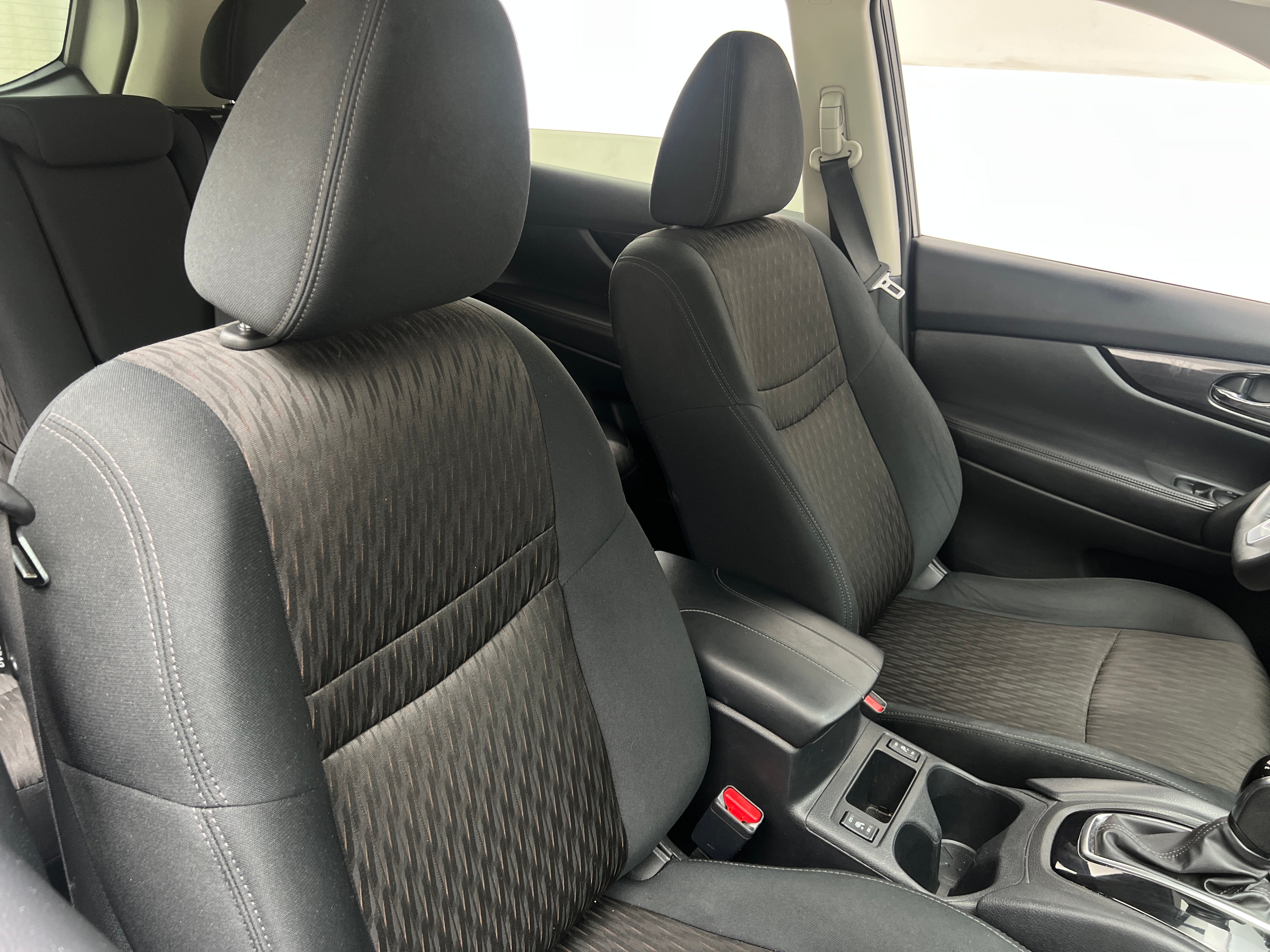 2017 Nissan Rogue SV 2