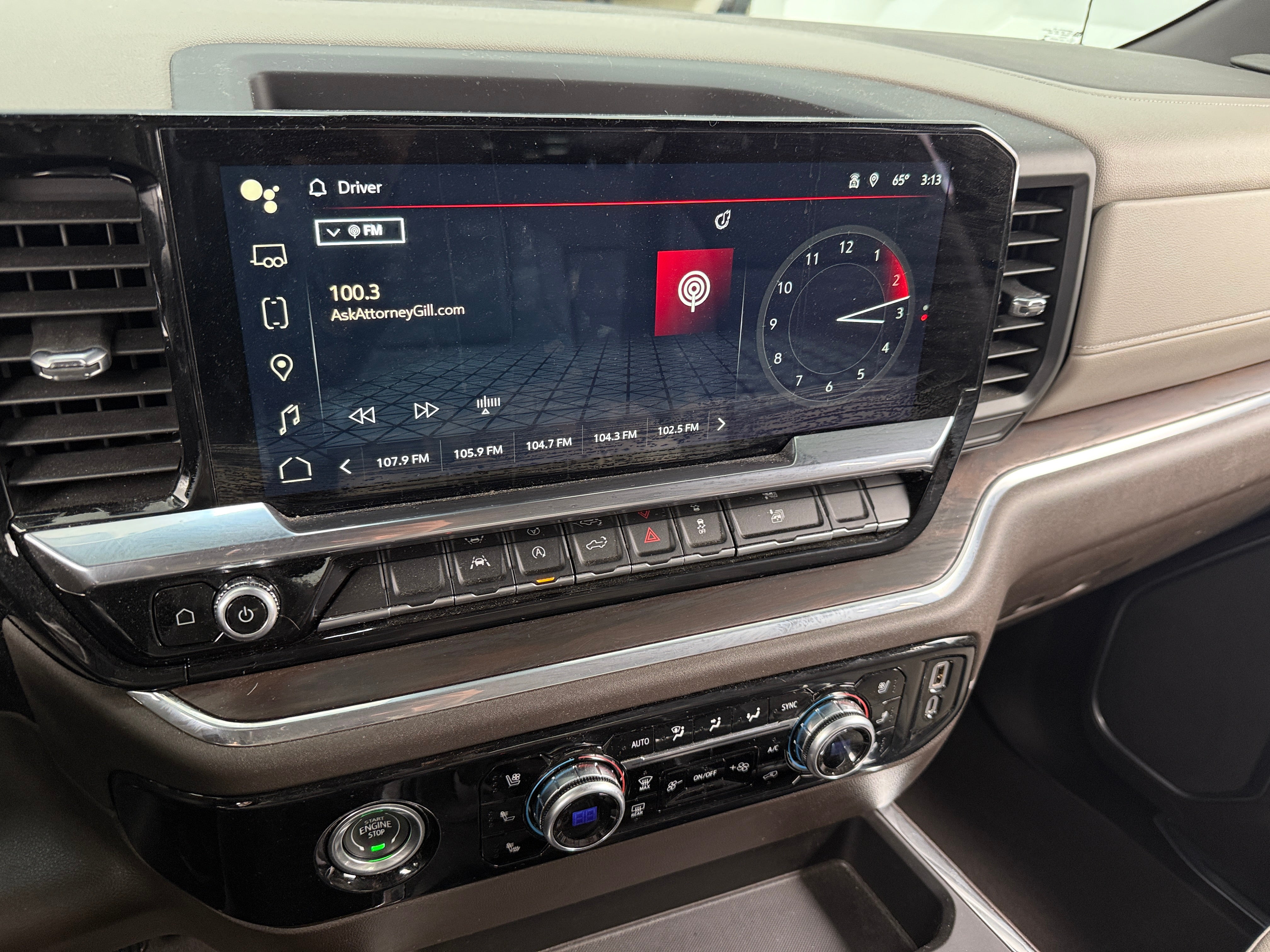 2024 GMC Sierra 1500 SLT 3