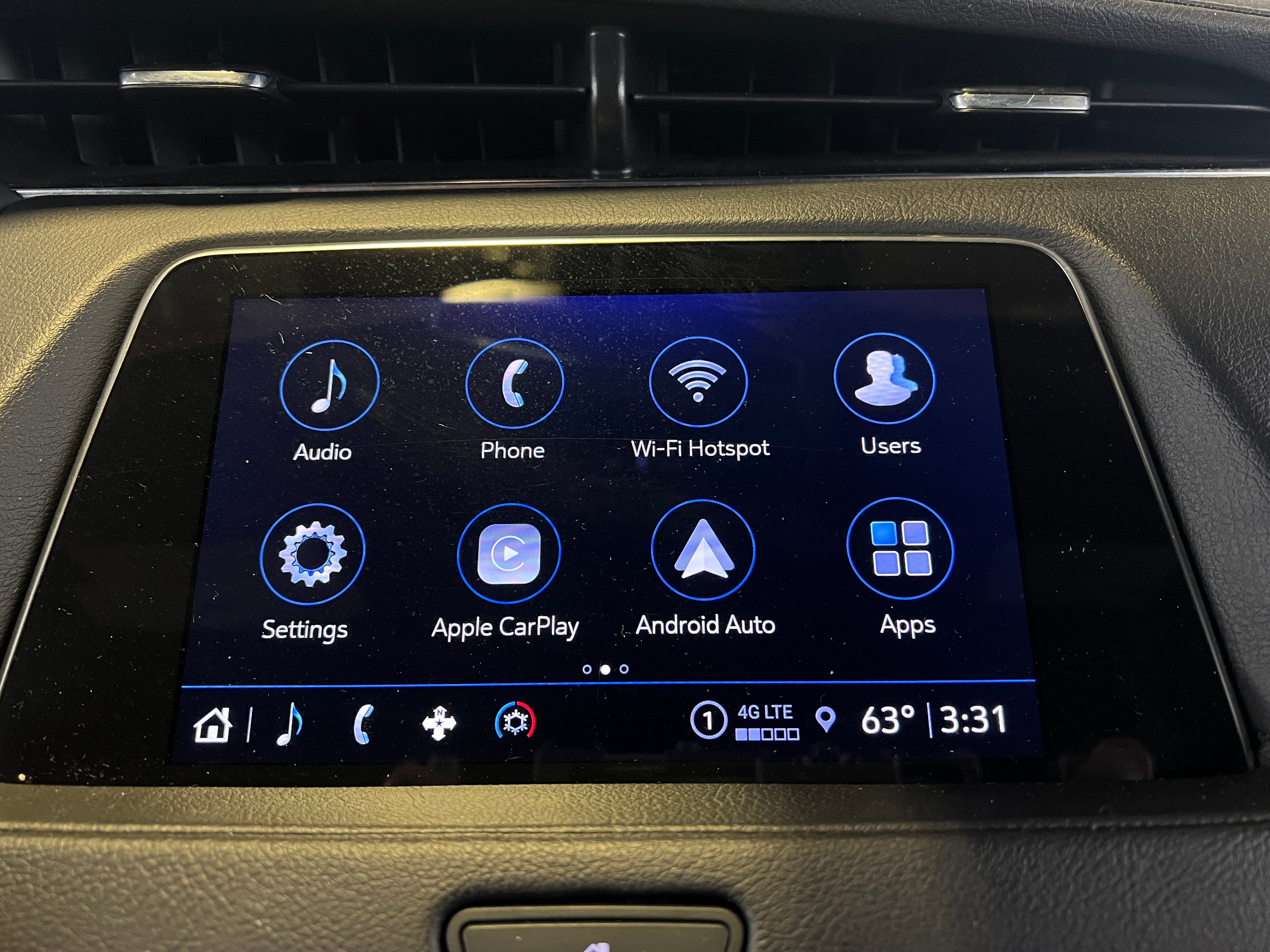 2023 Cadillac XT4 Premium Luxury 3