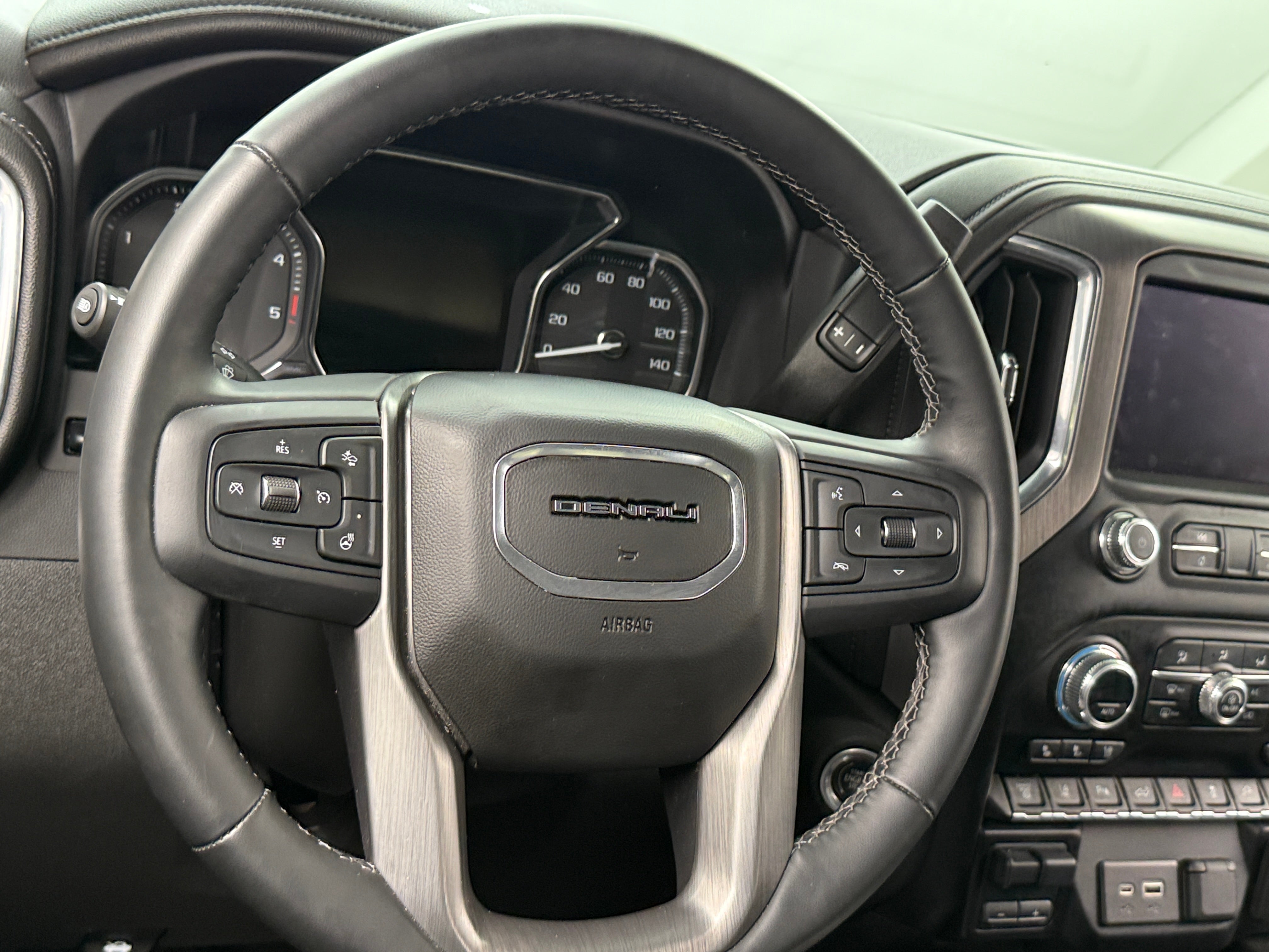 2023 GMC Sierra 2500 Denali 4