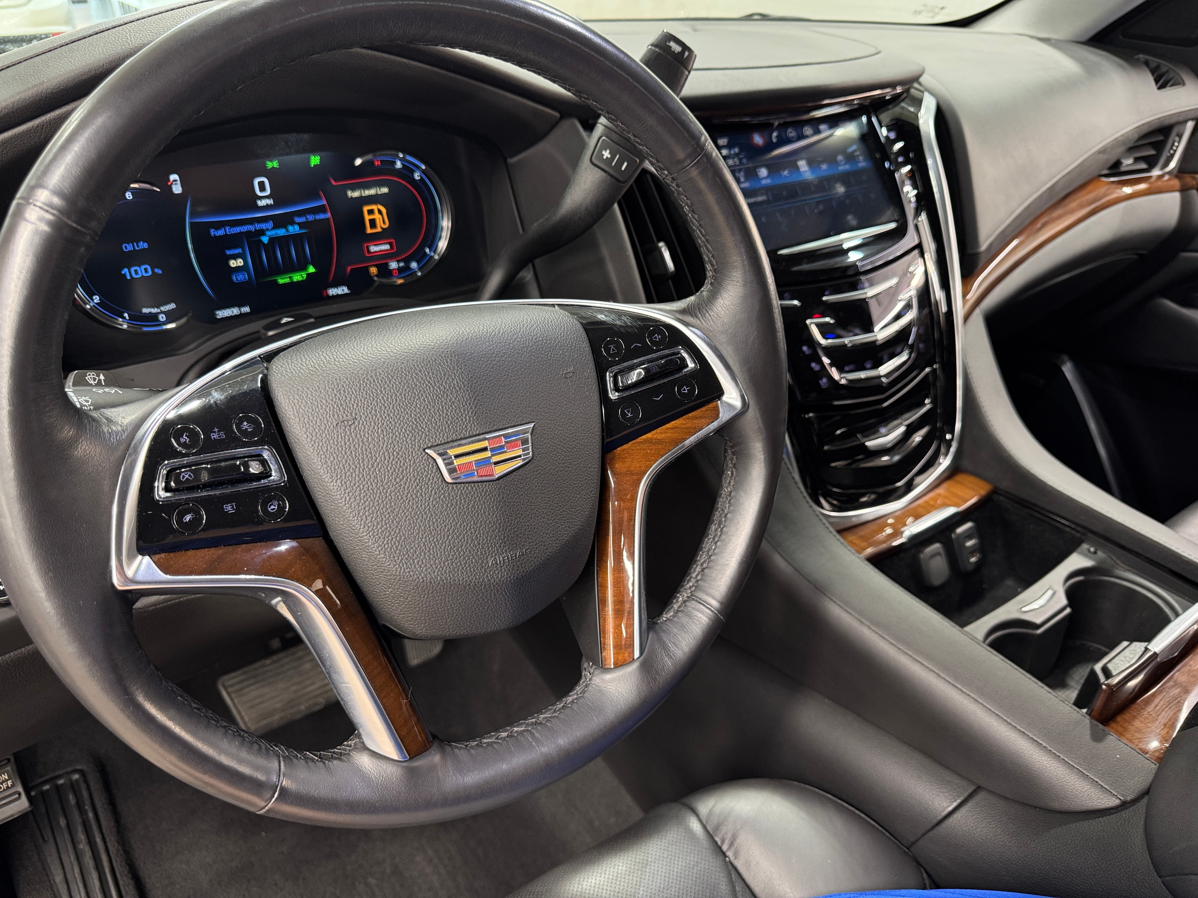 2020 Cadillac Escalade Luxury 2
