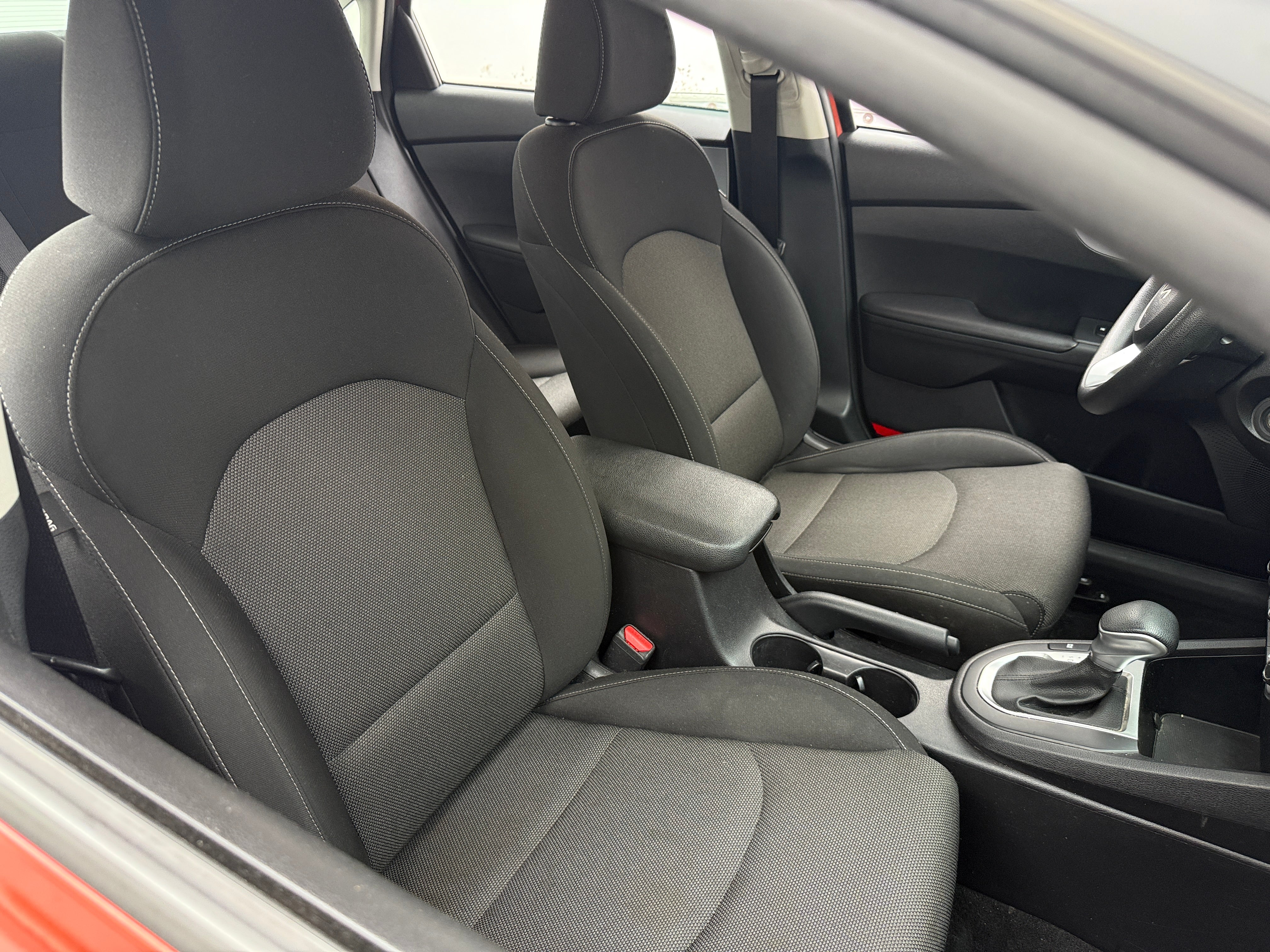 2022 Kia Forte LXS 2