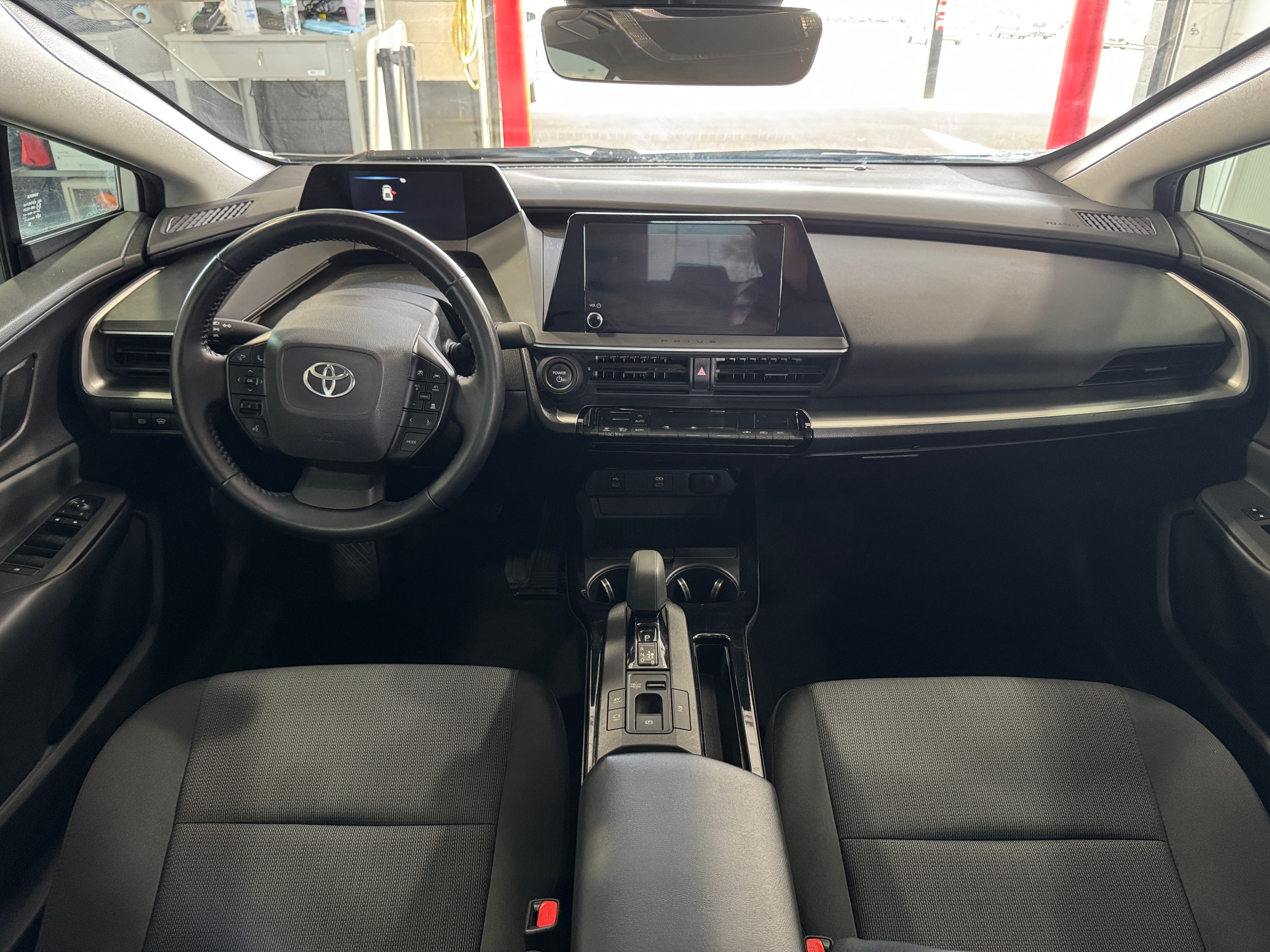 2023 Toyota Prius LE 3