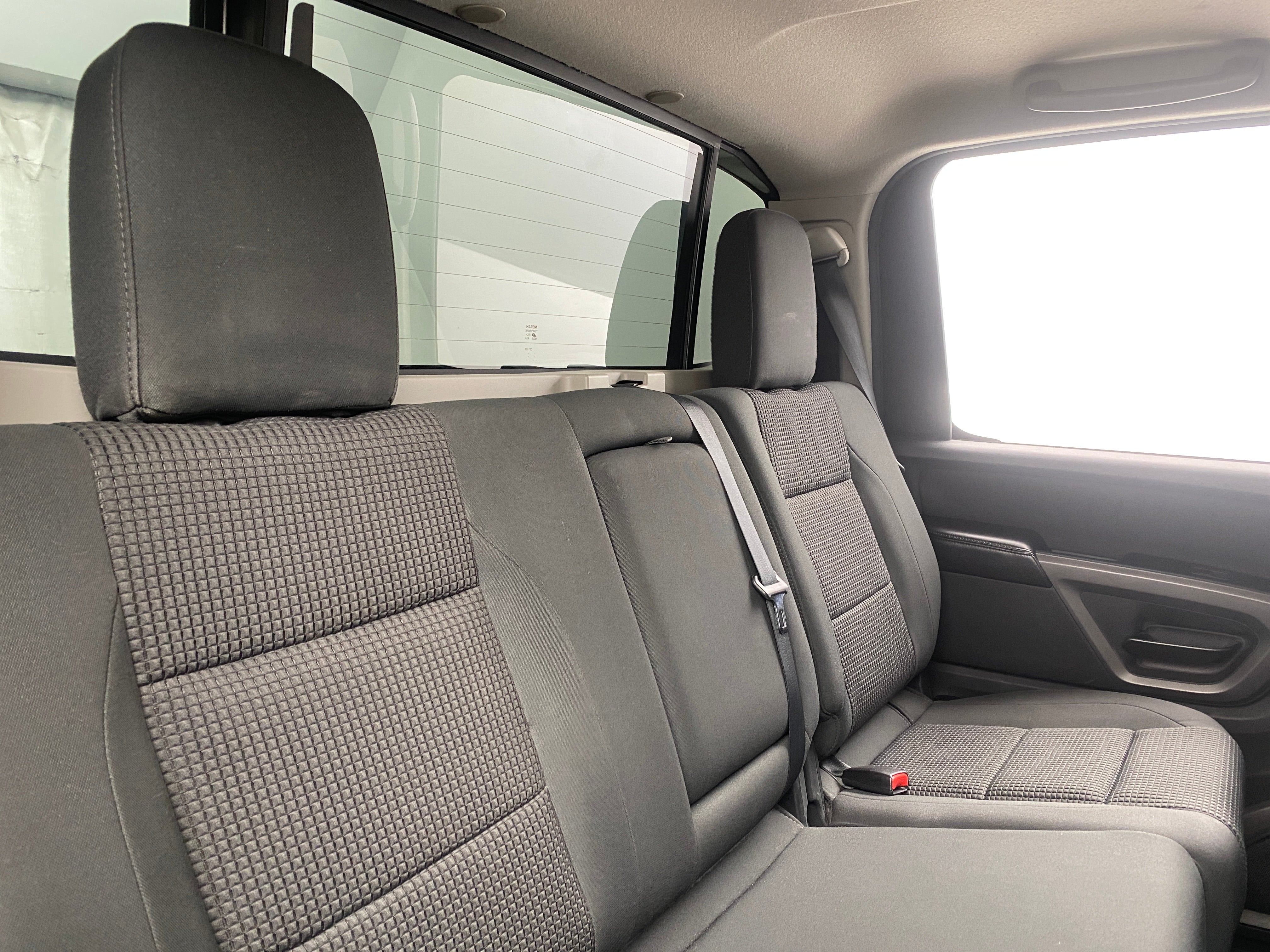 2015 Nissan Titan SV 6