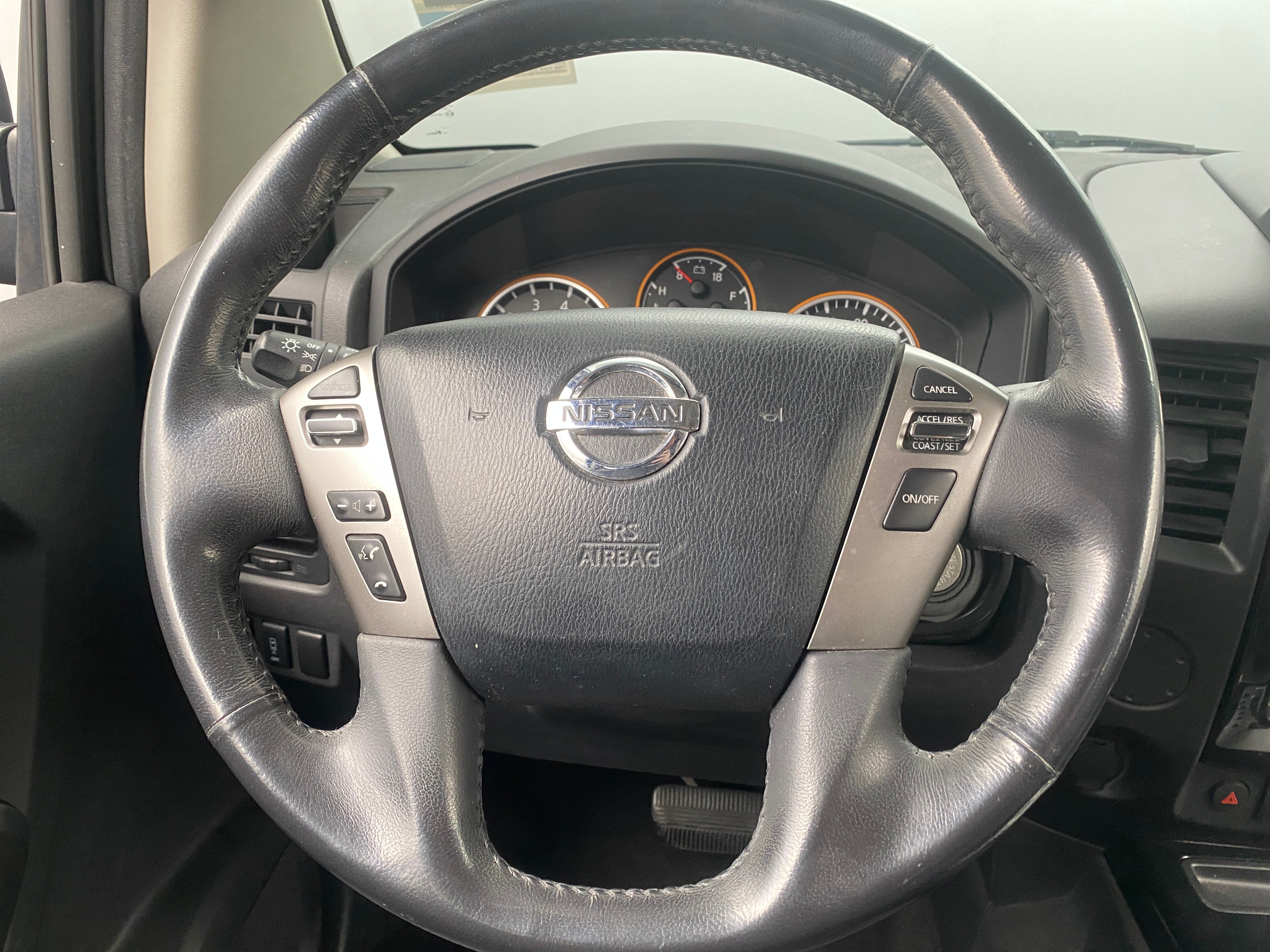 2015 Nissan Titan SV 5