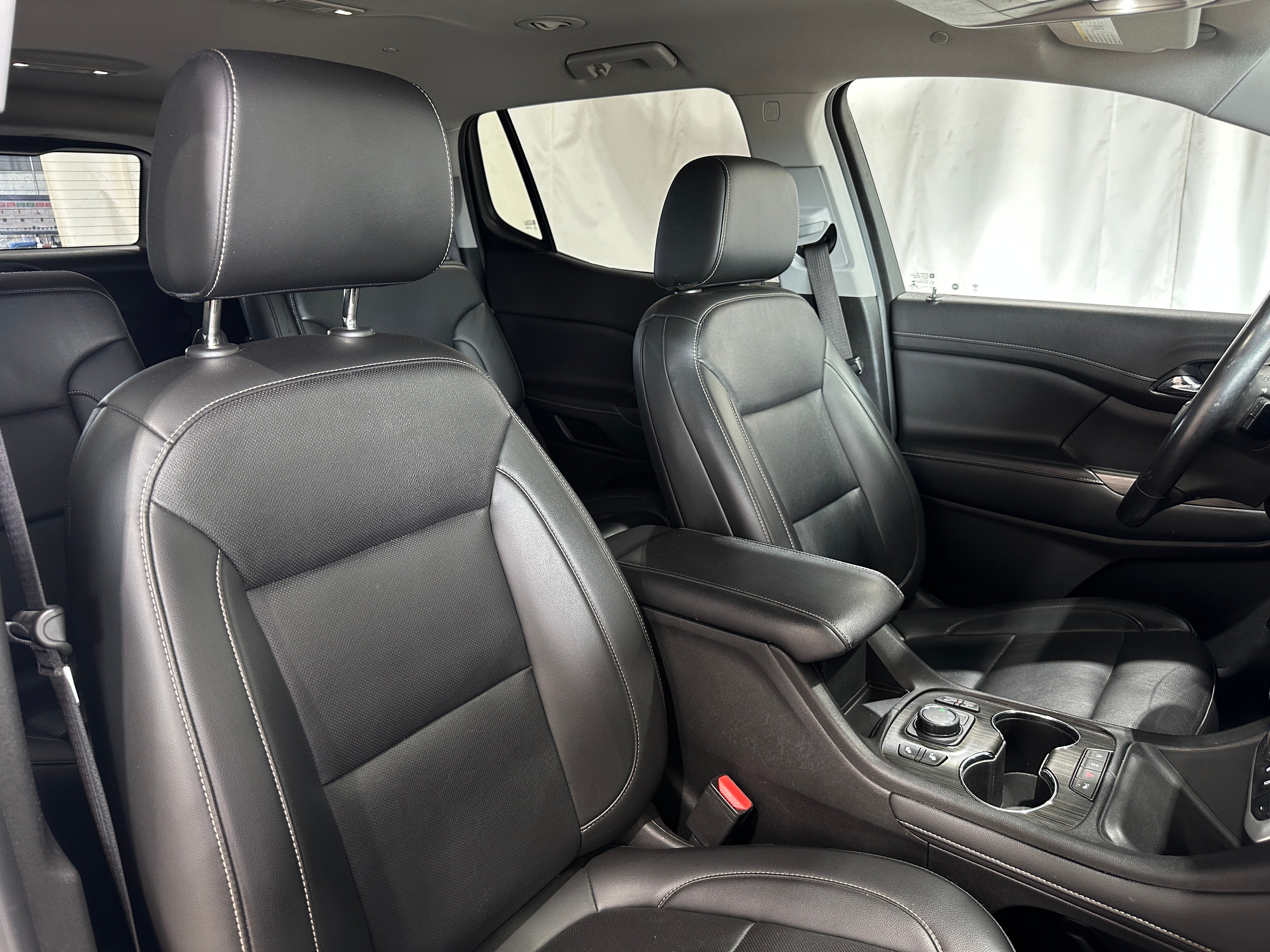 2021 GMC Acadia SLT 2