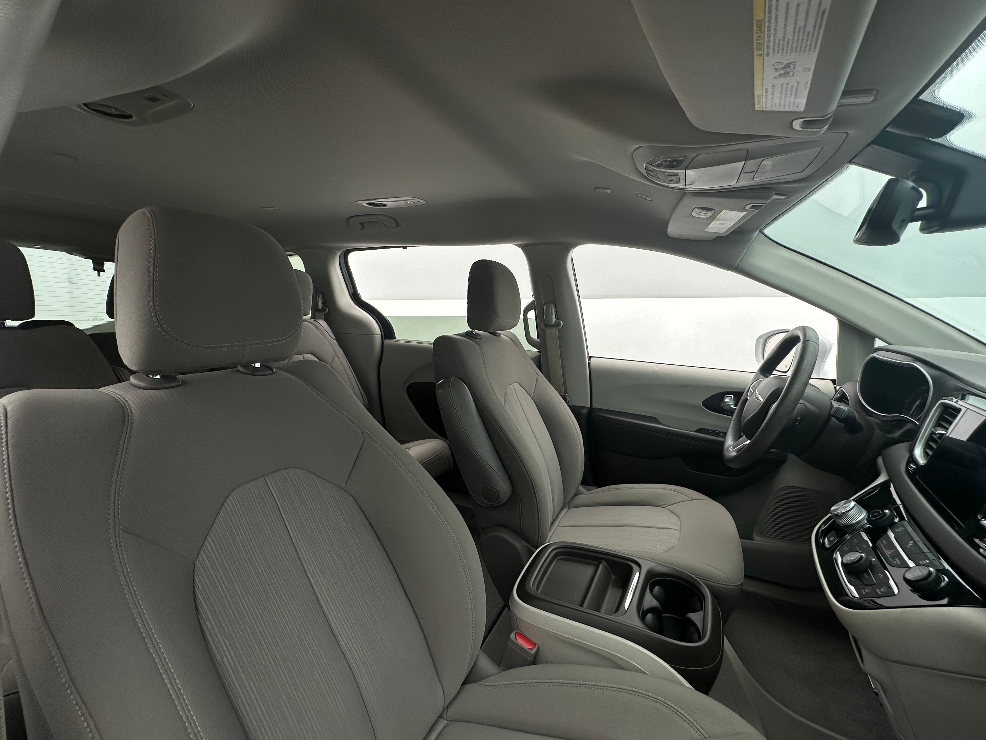 2020 Chrysler Pacifica Touring 2