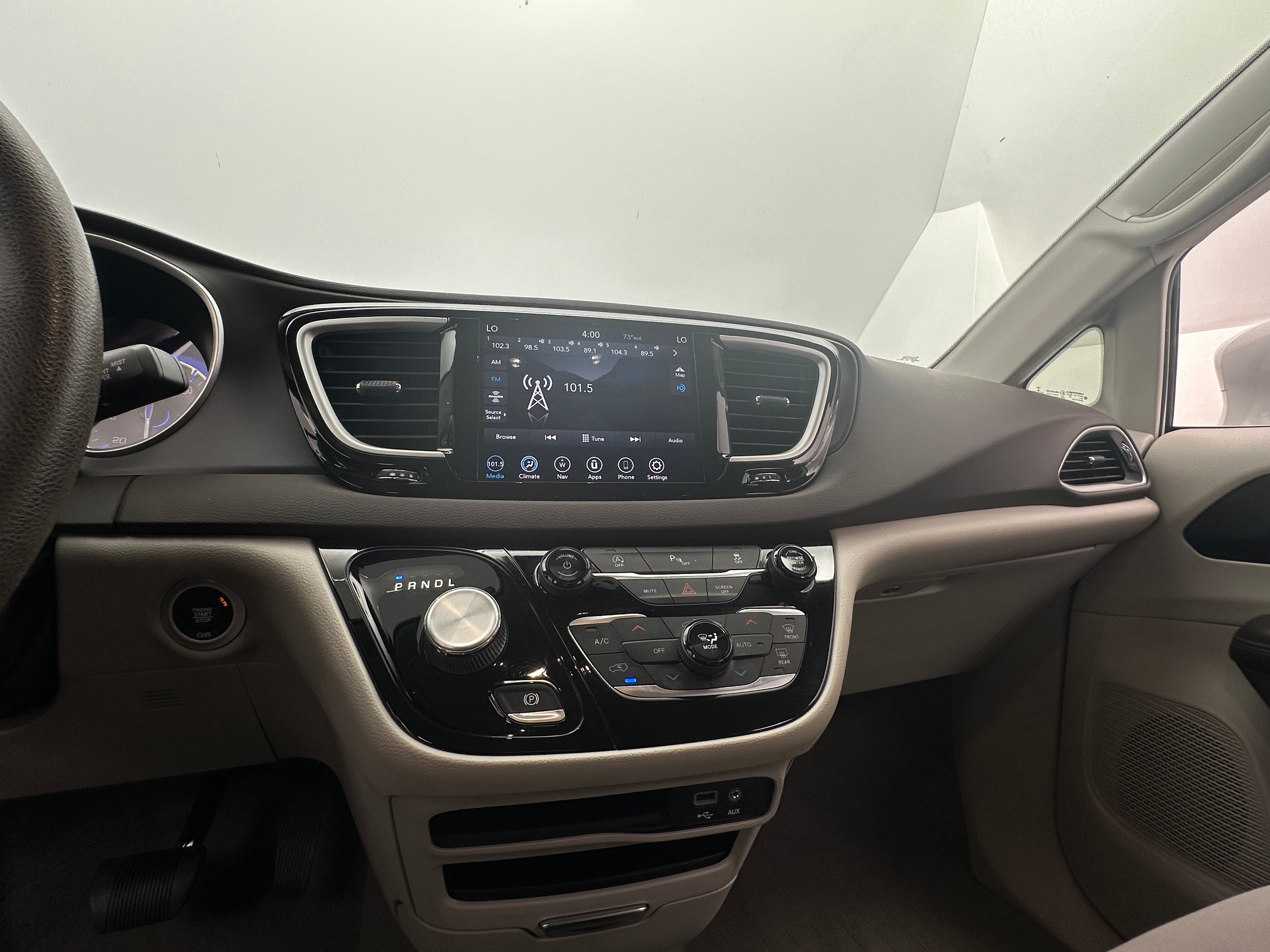 2020 Chrysler Pacifica Touring 4