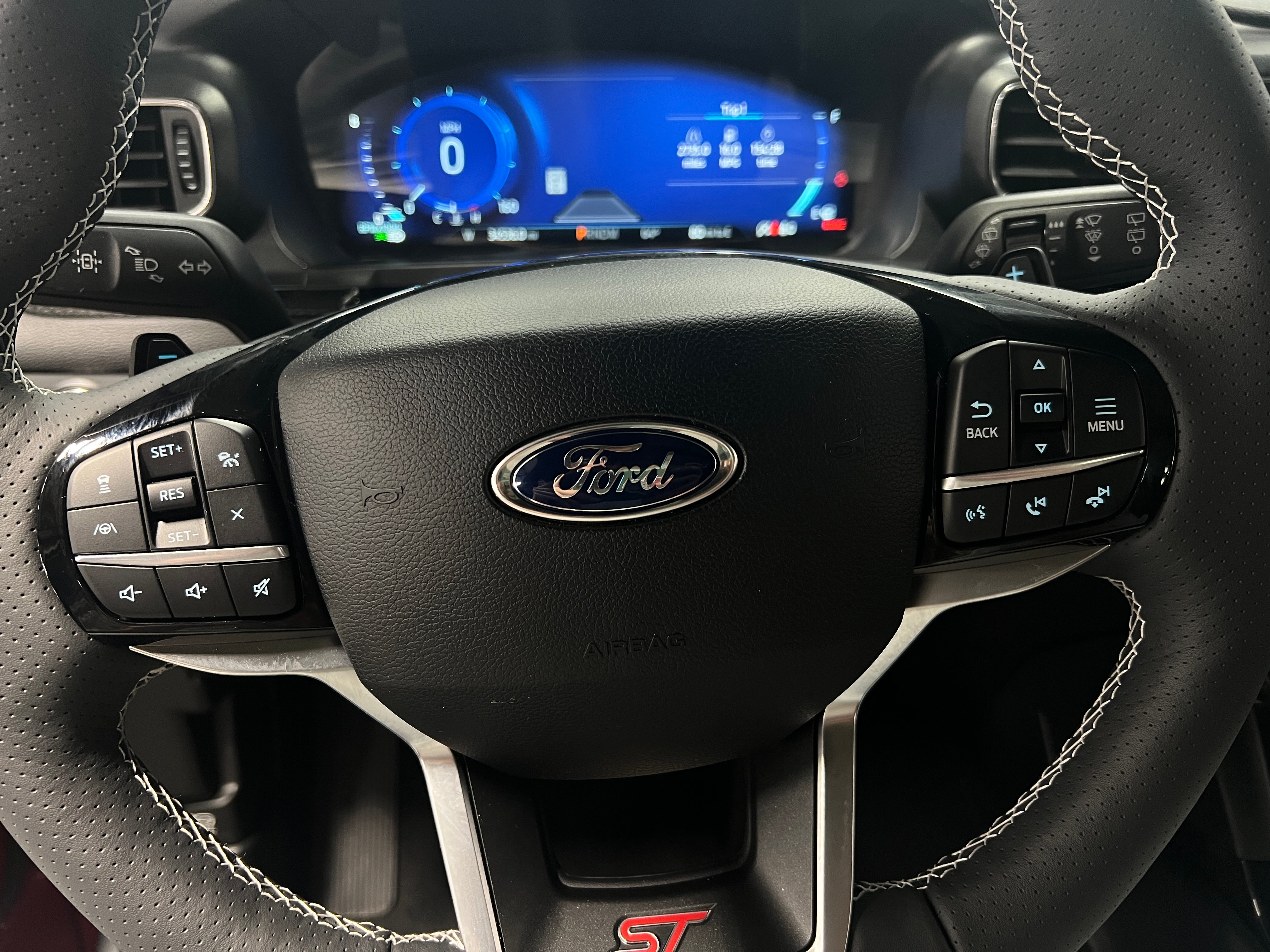 2021 Ford Explorer ST 4