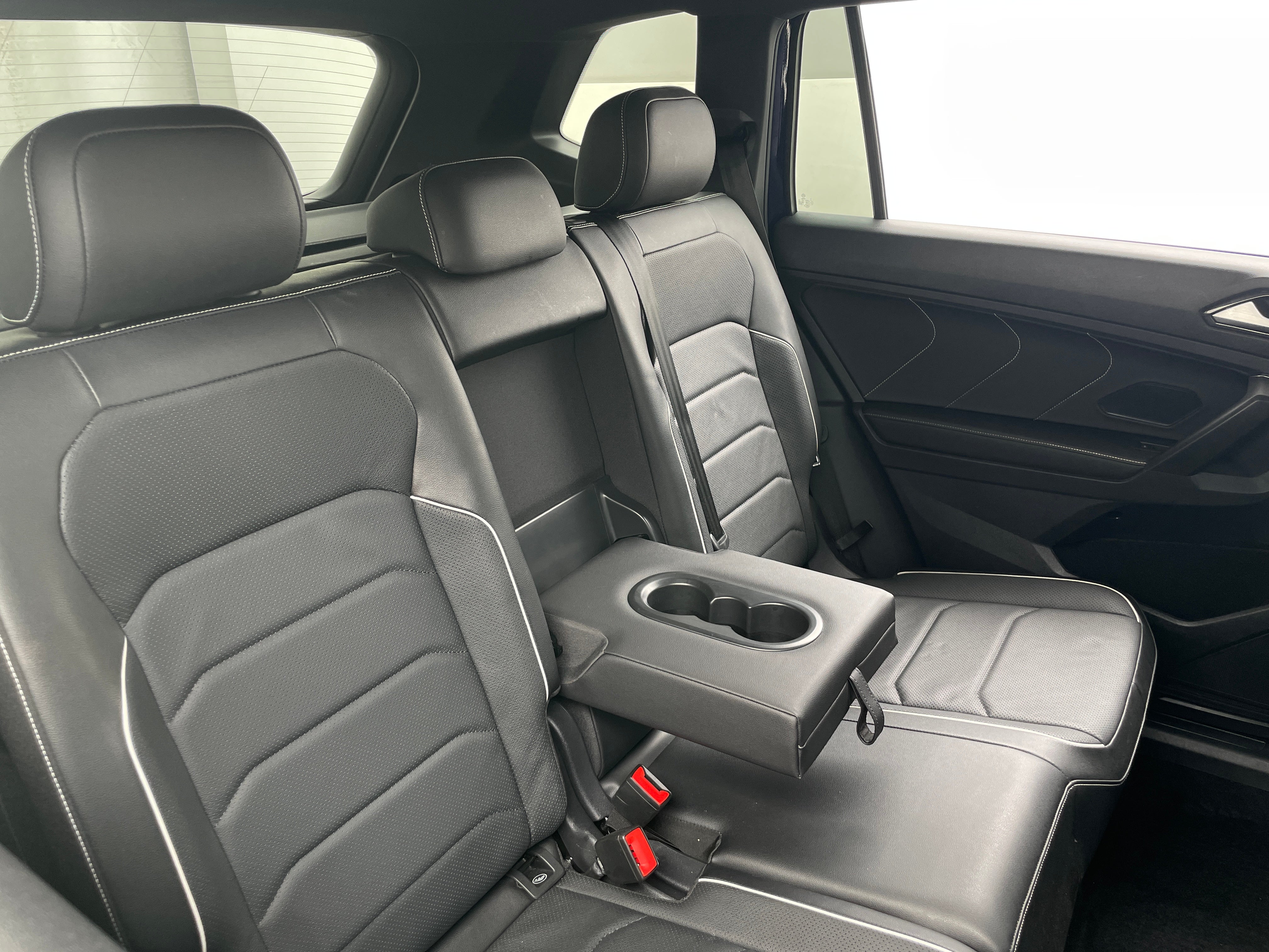 2022 Volkswagen Tiguan SE R-Line 5