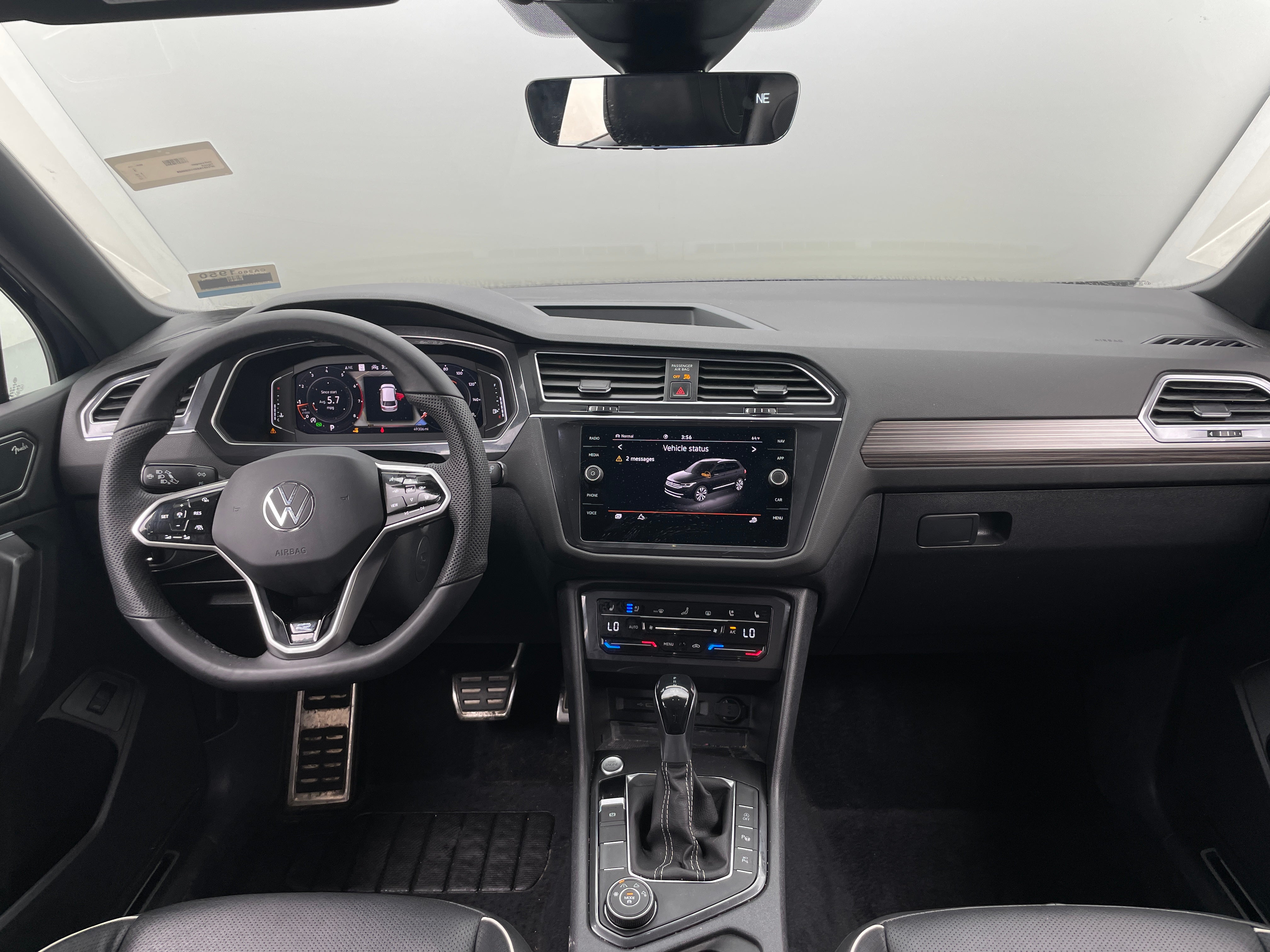 2022 Volkswagen Tiguan SE R-Line 2