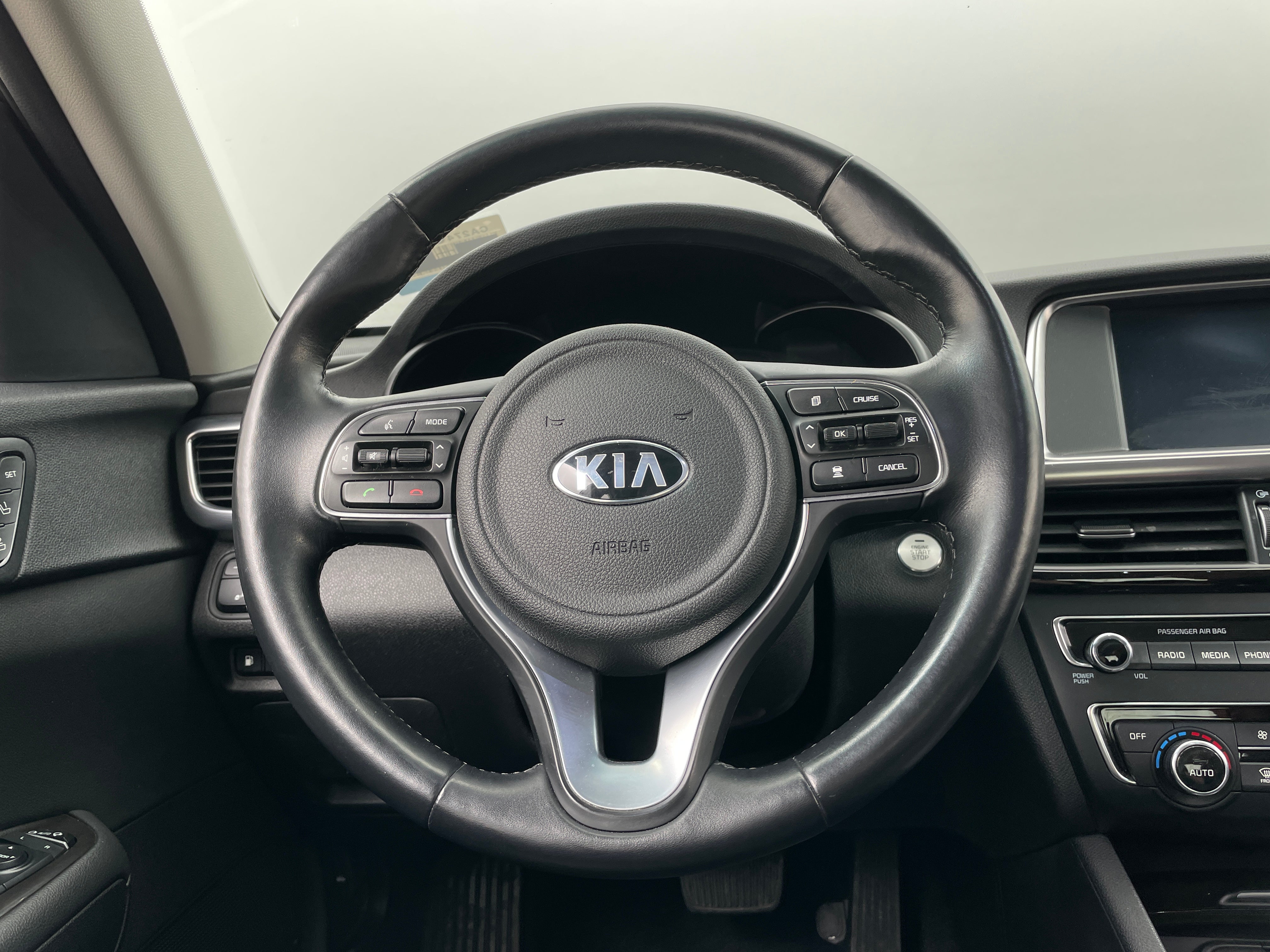 2017 Kia Optima EX 4