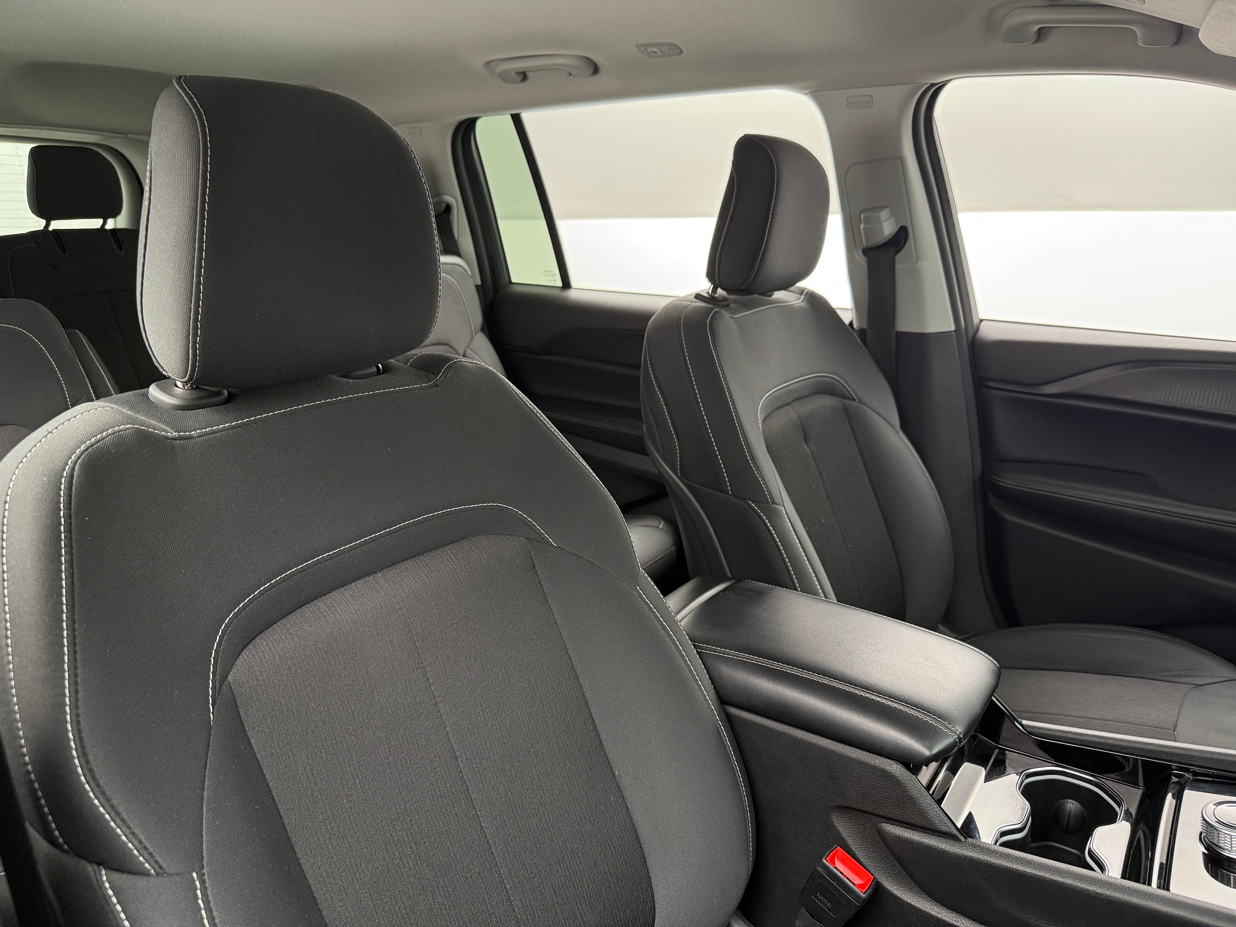 2023 Jeep Grand Cherokee L Laredo 2
