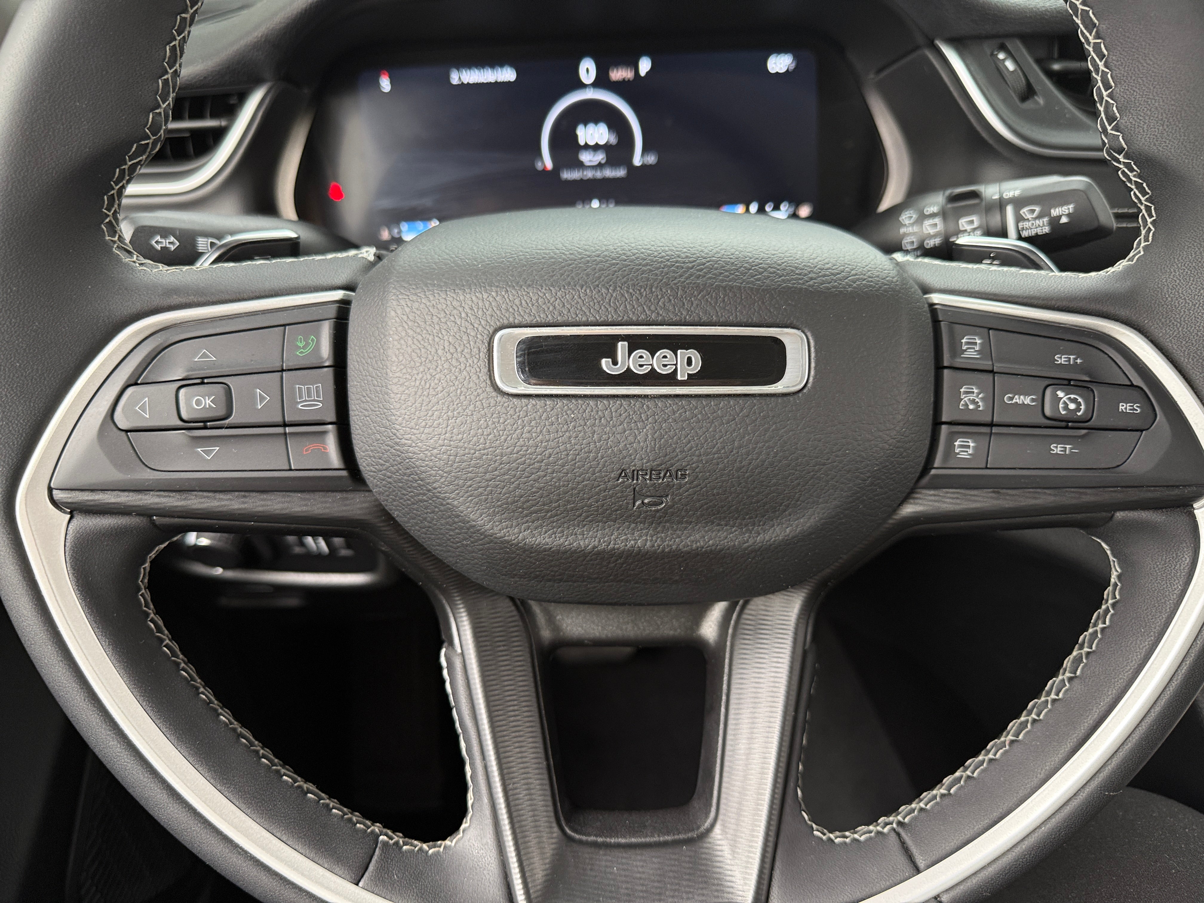 2023 Jeep Grand Cherokee L Laredo 5