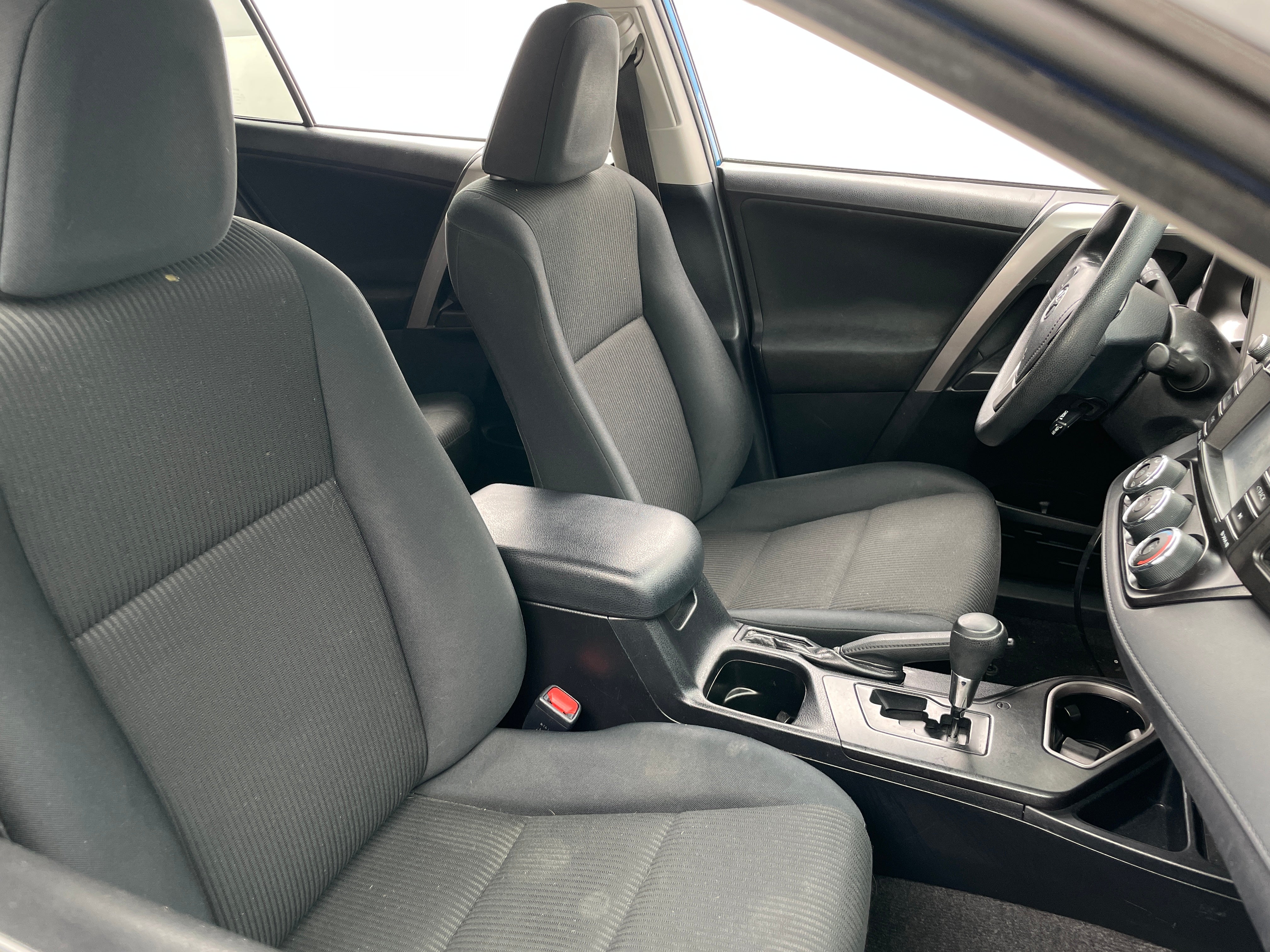 2016 Toyota RAV4 LE 2