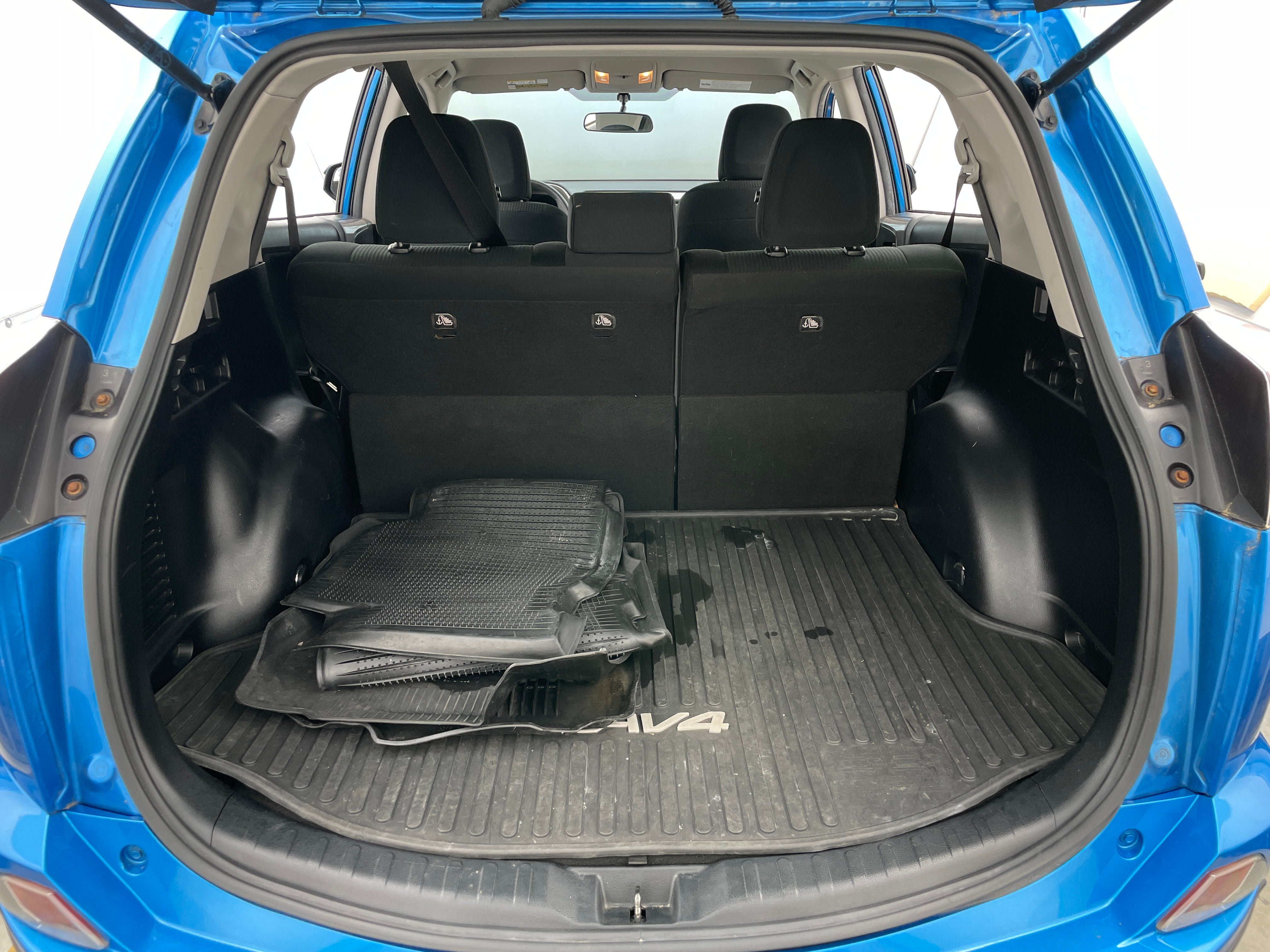 2016 Toyota RAV4 LE 7