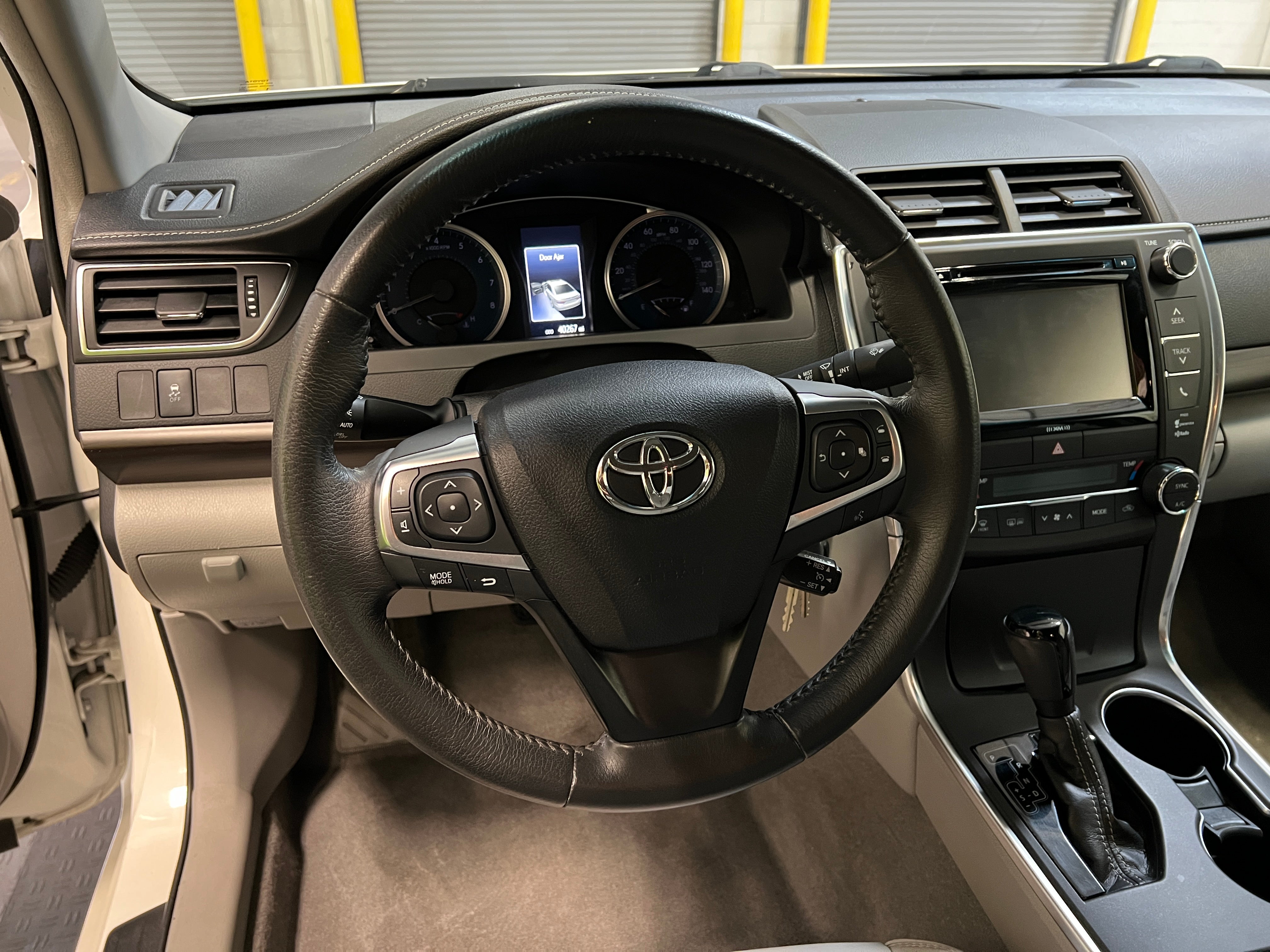 2017 Toyota Camry XLE 5