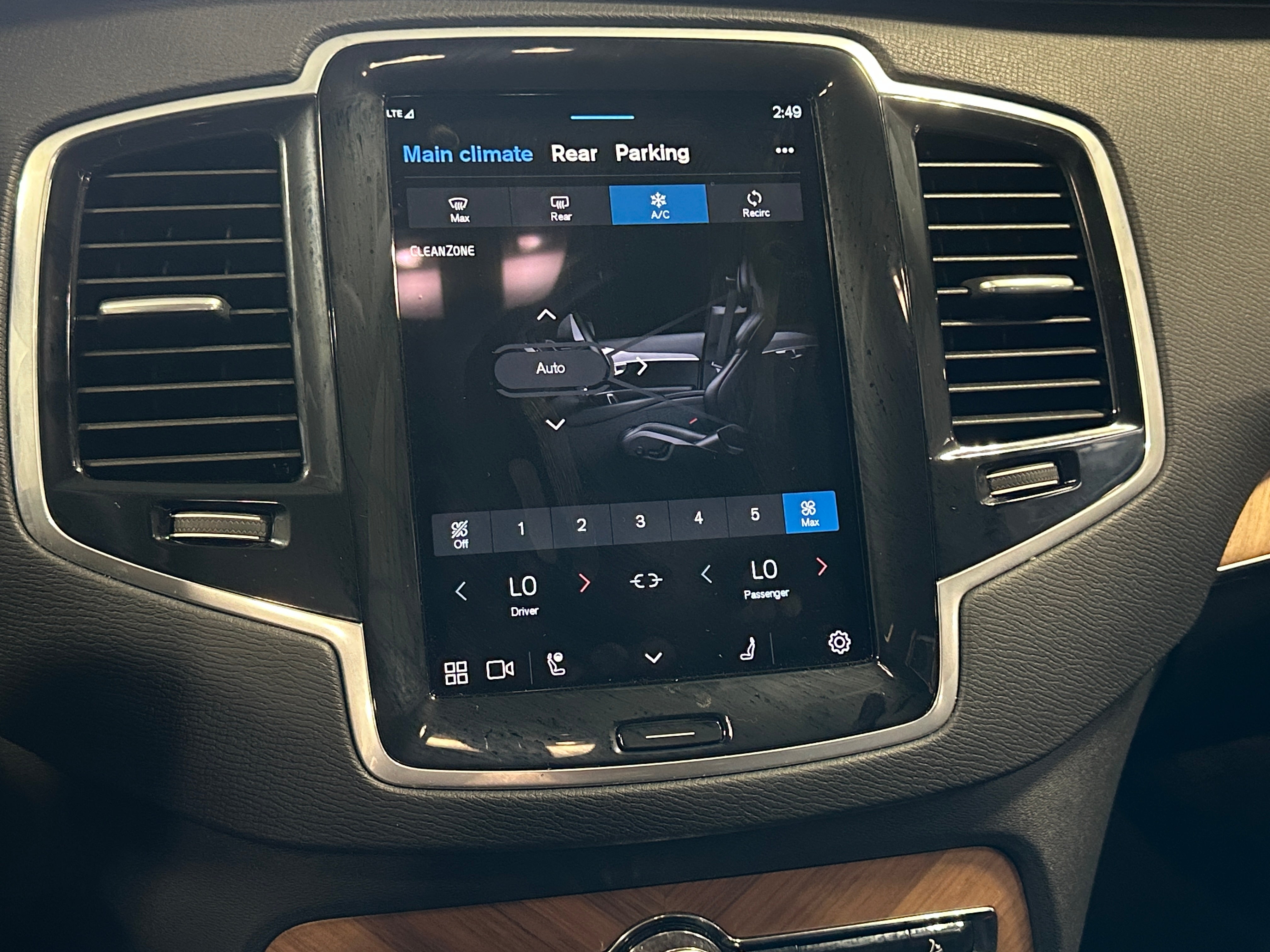2024 Volvo XC90 B5 Plus 3
