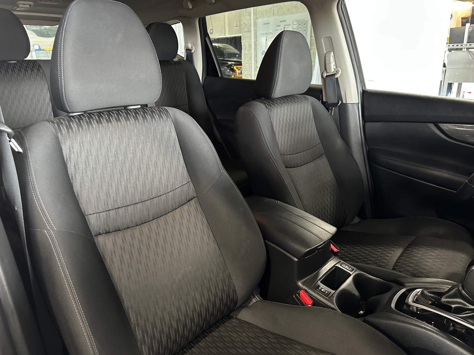 Thumbnail: 2019 Nissan Rogue - 2