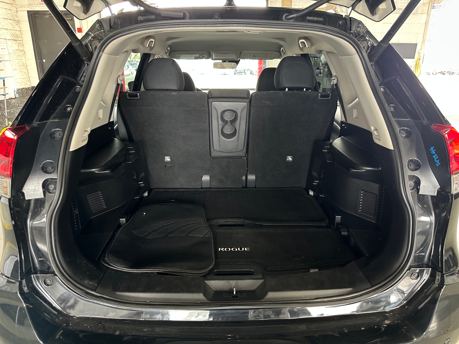 Thumbnail: 2019 Nissan Rogue - 7