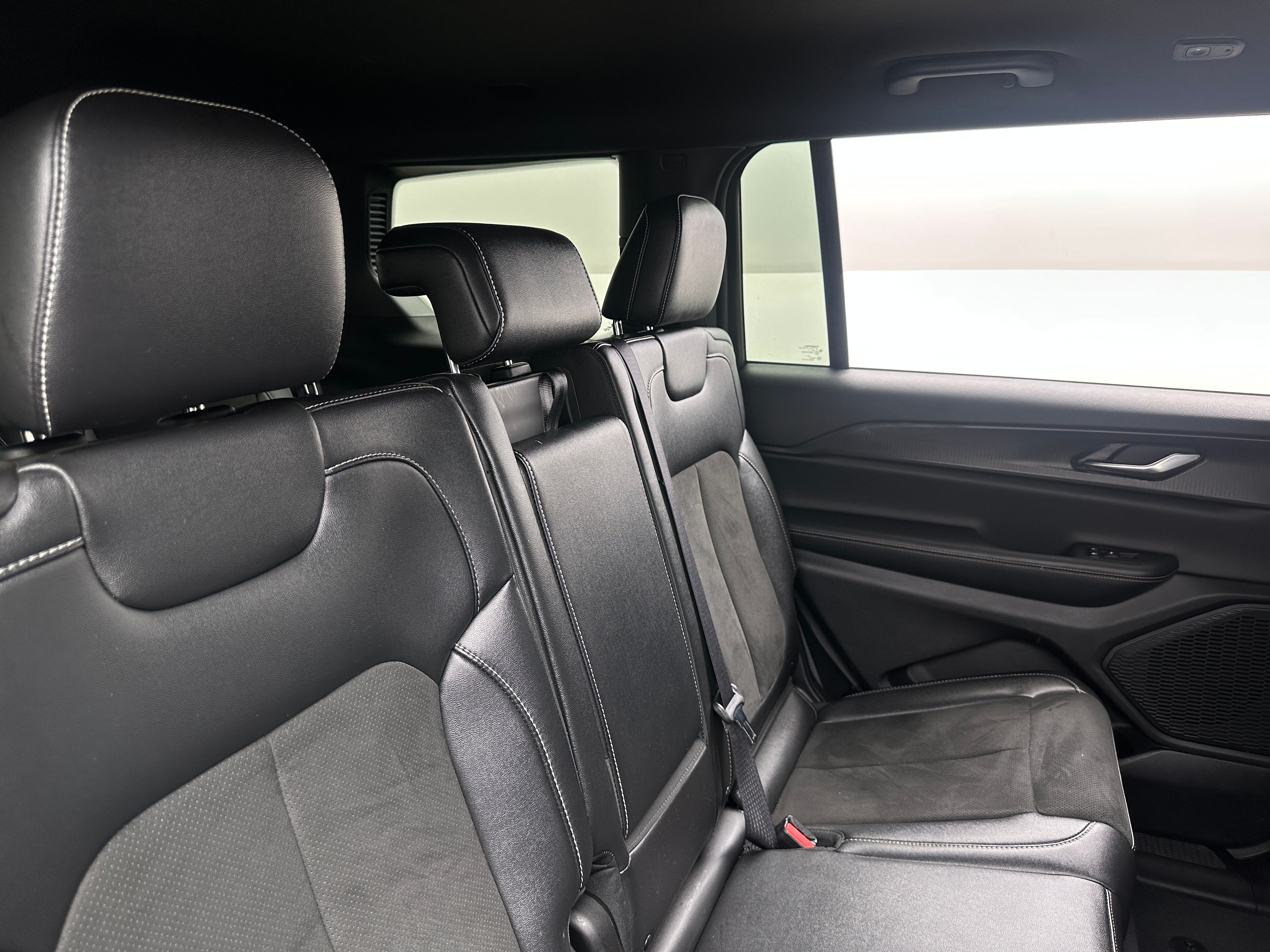 2024 Jeep Grand Cherokee L Altitude 5