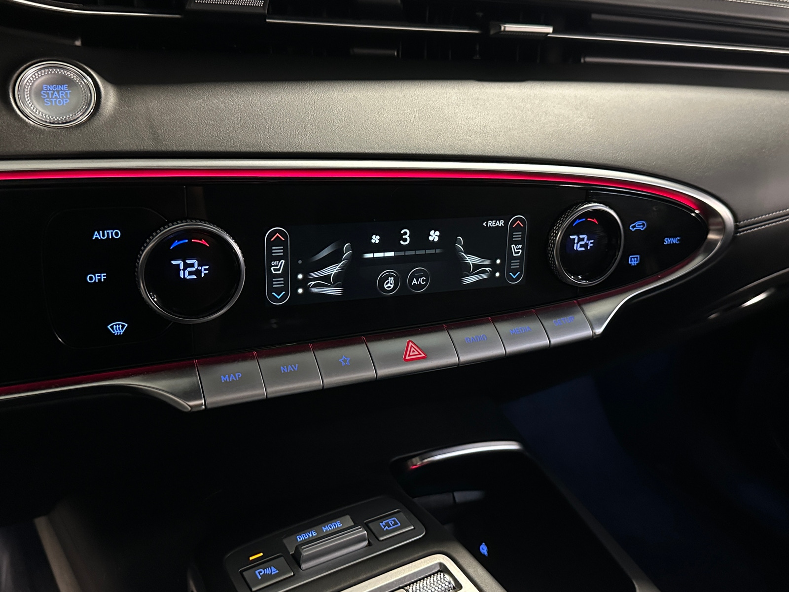 Thumbnail: 2022 Genesis GV70 - 3
