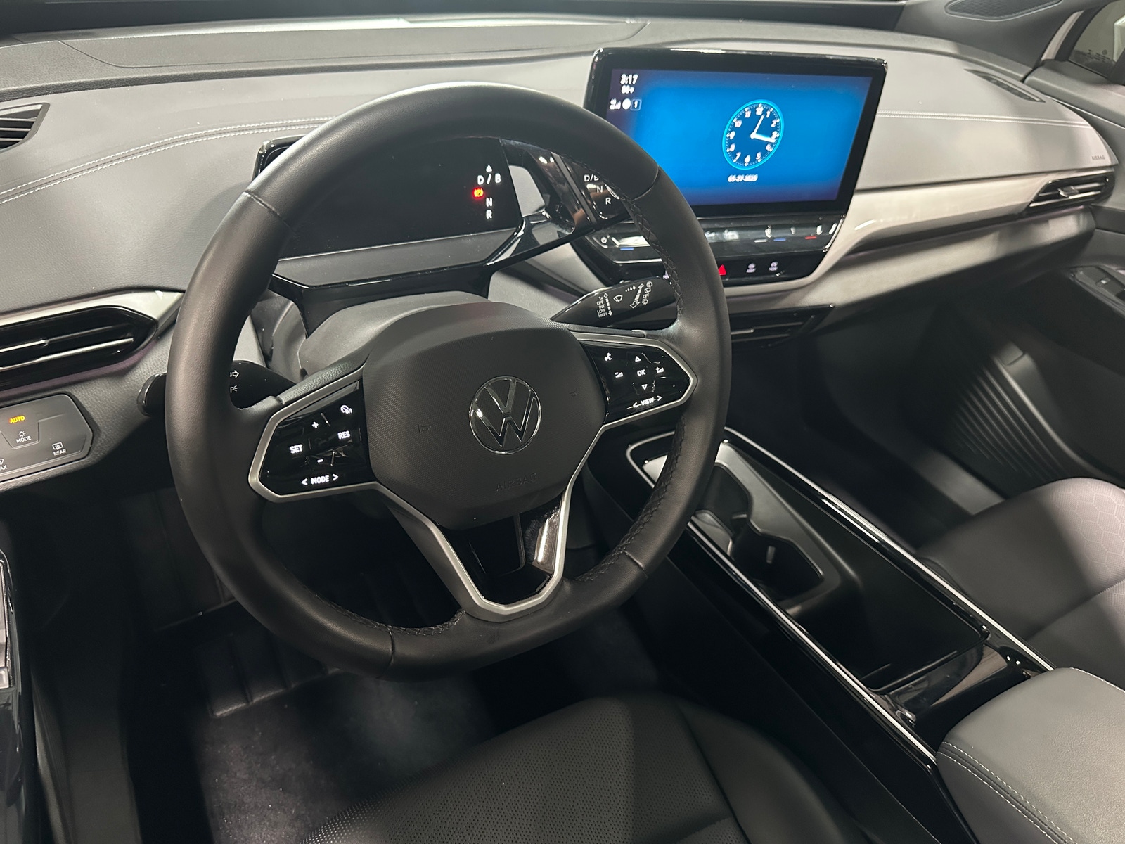 Thumbnail: 2023 Volkswagen ID.4 - 2